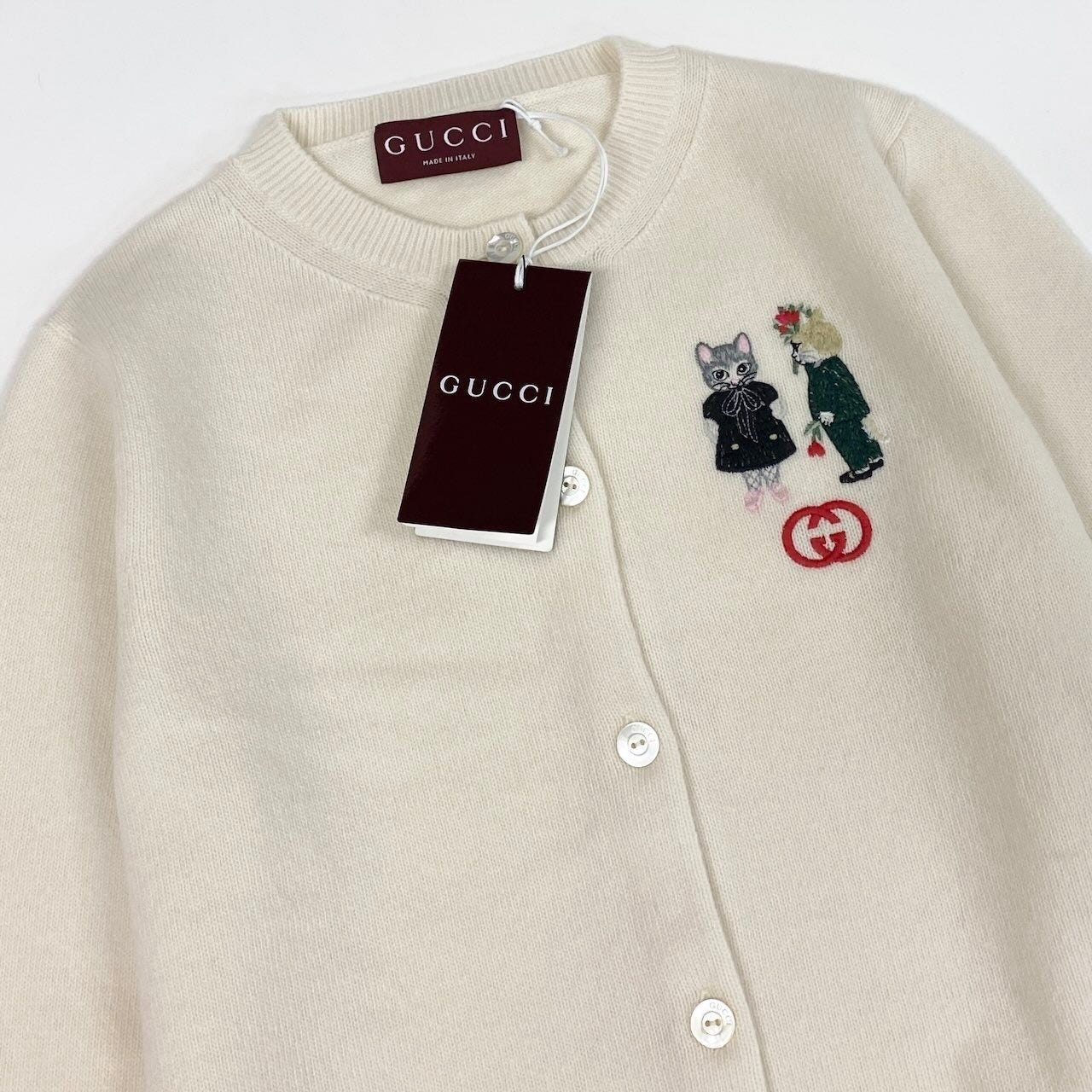 16e7【新品保管品】GUCCI グッチ 2025年 日本限定 ヒグチユウコ コラボ ニットカーディガン 猫刺繍 Sサイズ アイボリー ウール100％ レディース 女性用u02t