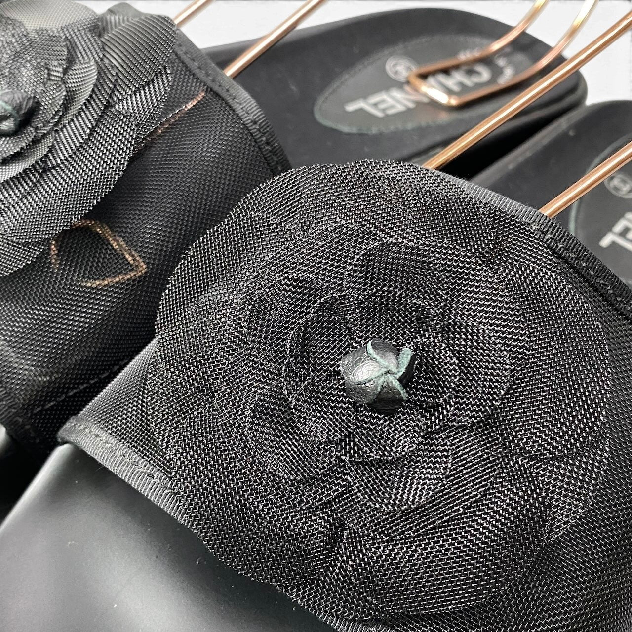 e18 【美品】CHANEL カメリア メッシュサンダル G43754 39サイズ ブラック レディース 女性用k02i