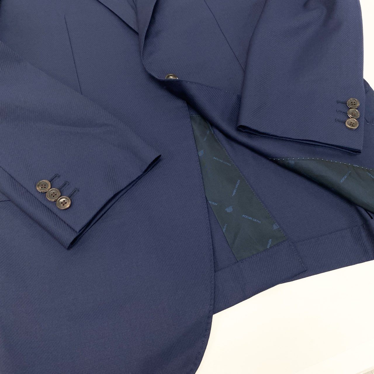 56k27 TAKEO KIKUCHI タケオキクチ DORMEUIL ドーメル生地使用○ セットアップスーツ シングル 1B メンズ 紳士服 ビジネス ネイビー ウール100％u02t