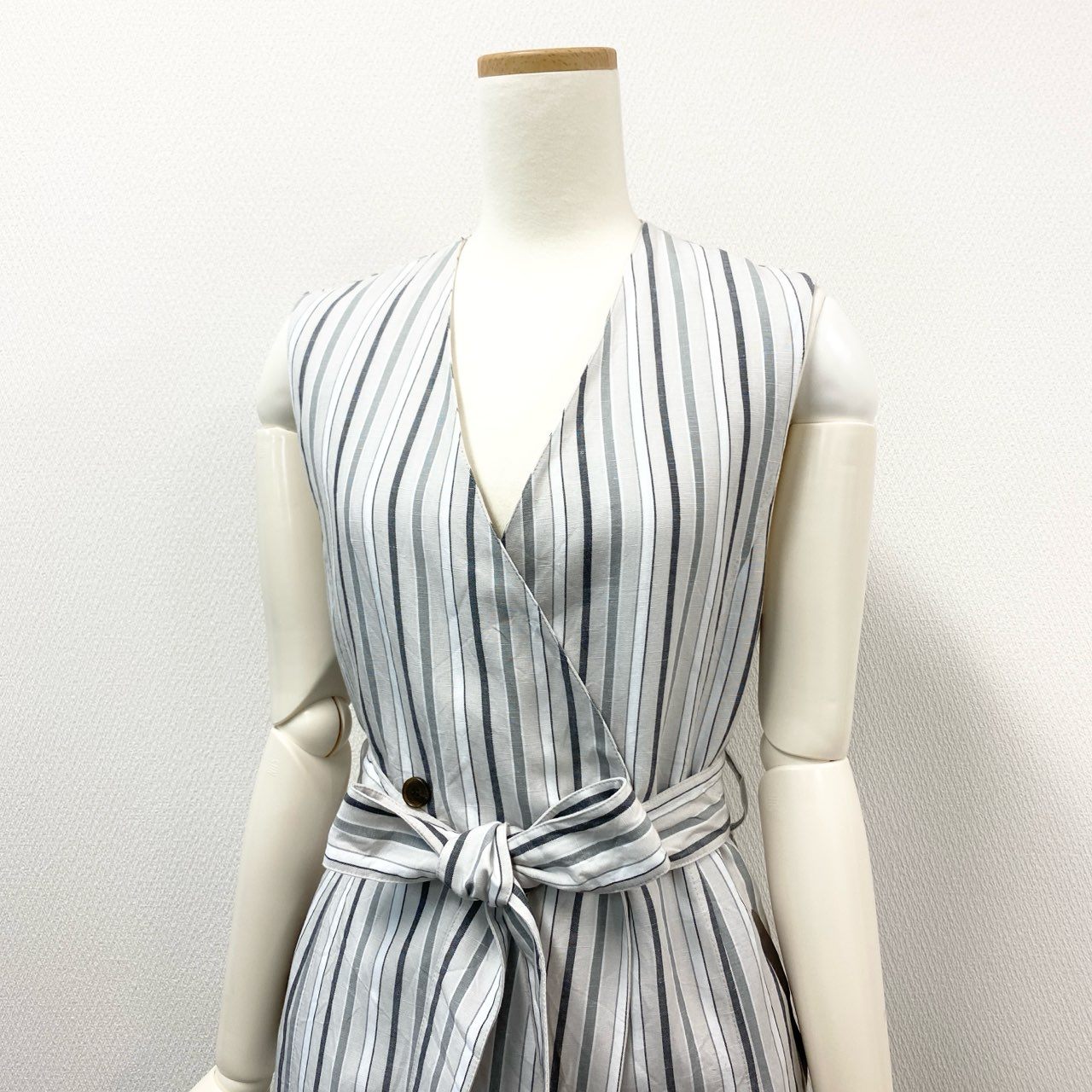 80k11 《美品》 MORABITO モラビト ノースリーブ リネンブレンド ストライプコート 38 ホワイトグレー ワンピースt18r