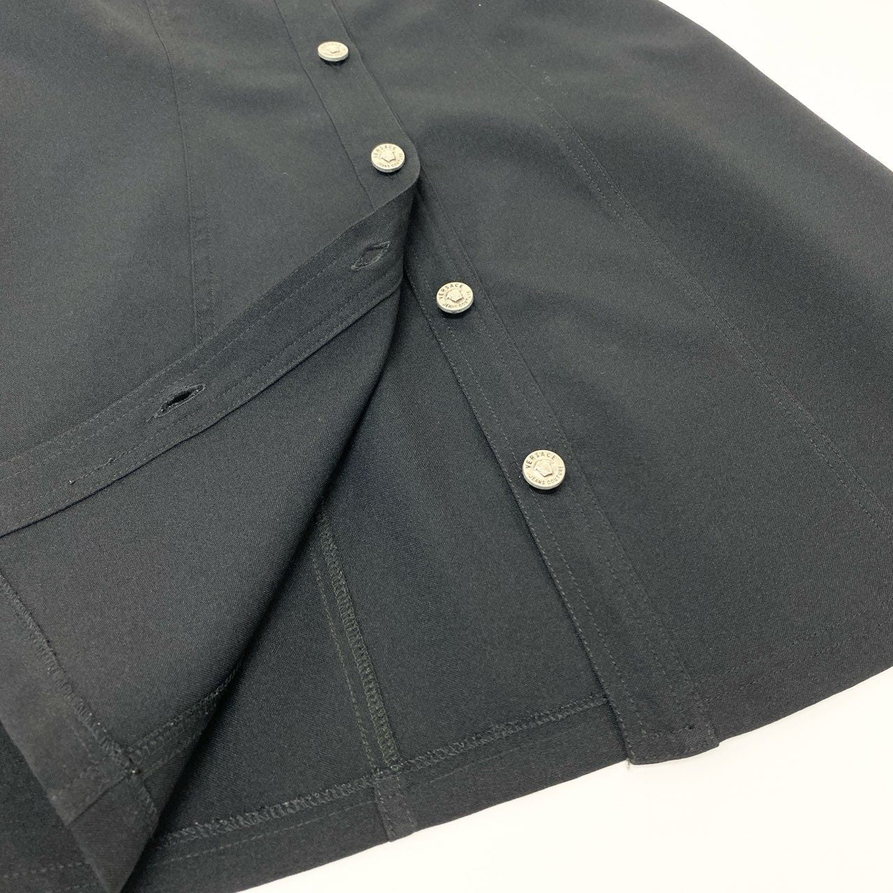8j10 VERSACE ヴェルサーチ メデューサボタン 半袖ワンピース ドレス イタリア製 42 ブラック レディースo07t