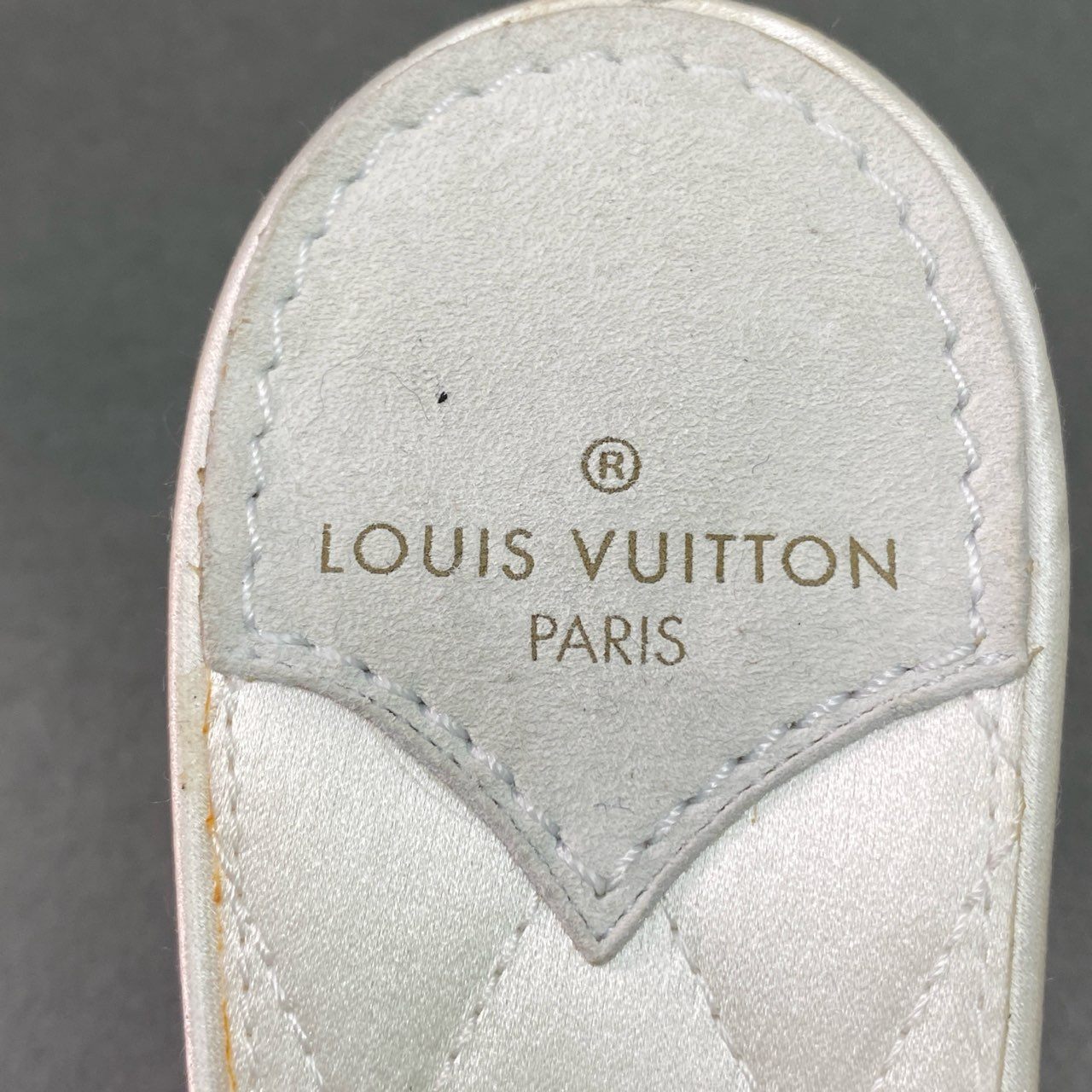 8g8 《美品》 LOUIS VUITTON ルイヴィトン マリリン LVモチーフ クリスタル ファーミュール 36 ホワイト サンダル シューズ