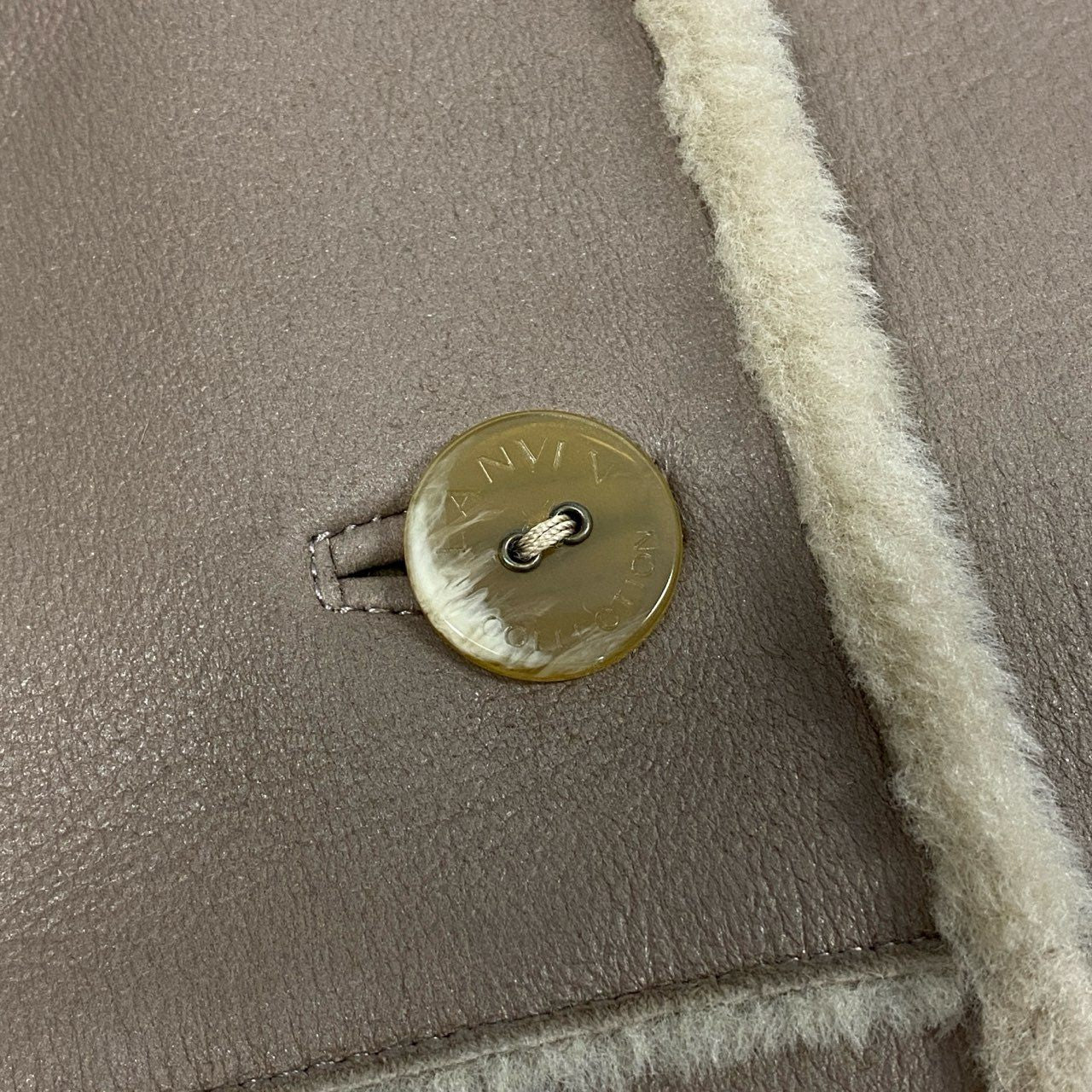 11b20 LANVIN COLLECTION ランバン コレクション ムートンコート レザーコート スペイン製ラム 38 グレージュ 羊革 レディースu02t