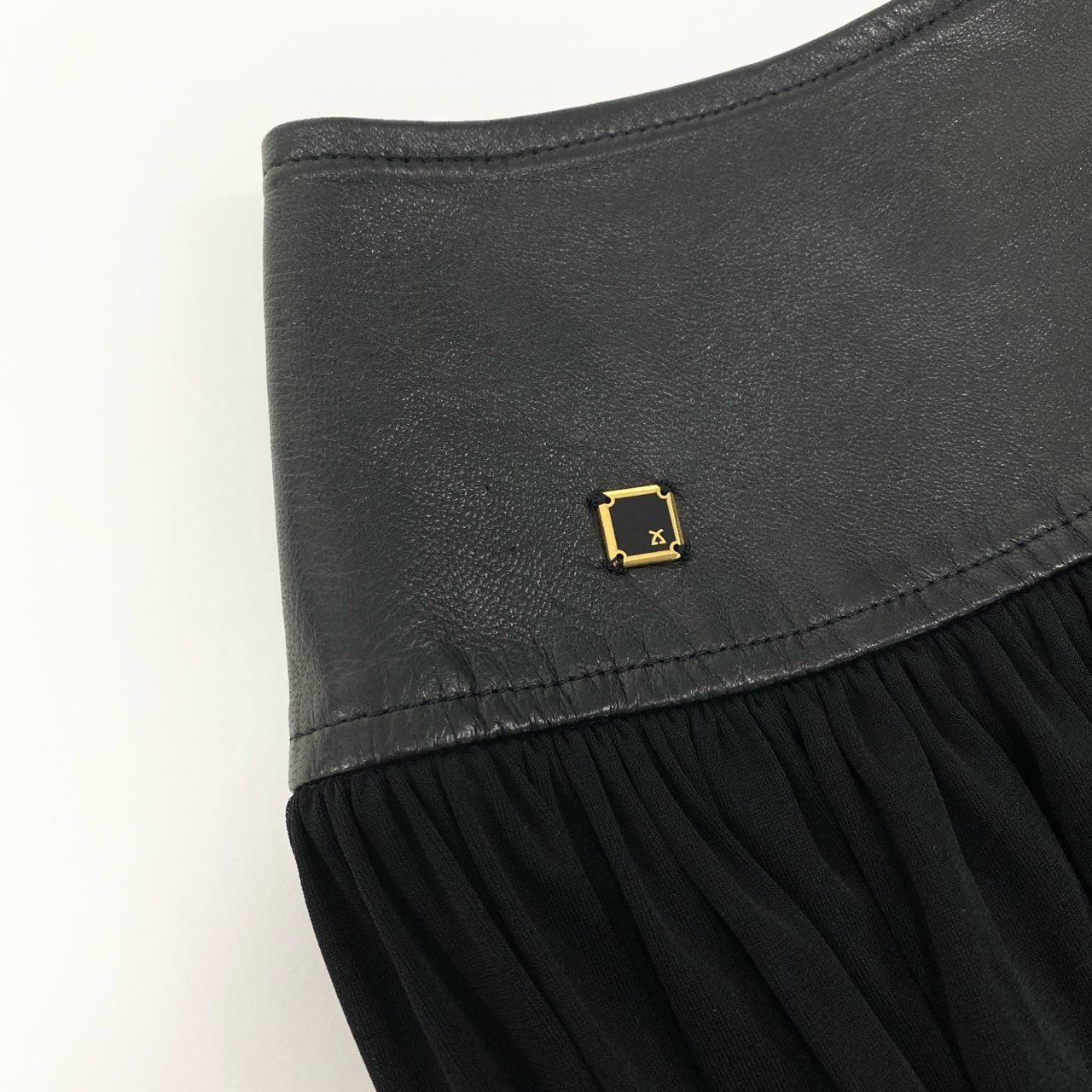 79k21《未使用保管品》 LEONARD FASHION レオナール ギャザースカート フレアスカート ウエストレザー 本革 カンカン素材 レディース 女性用 67 ブラックu02t