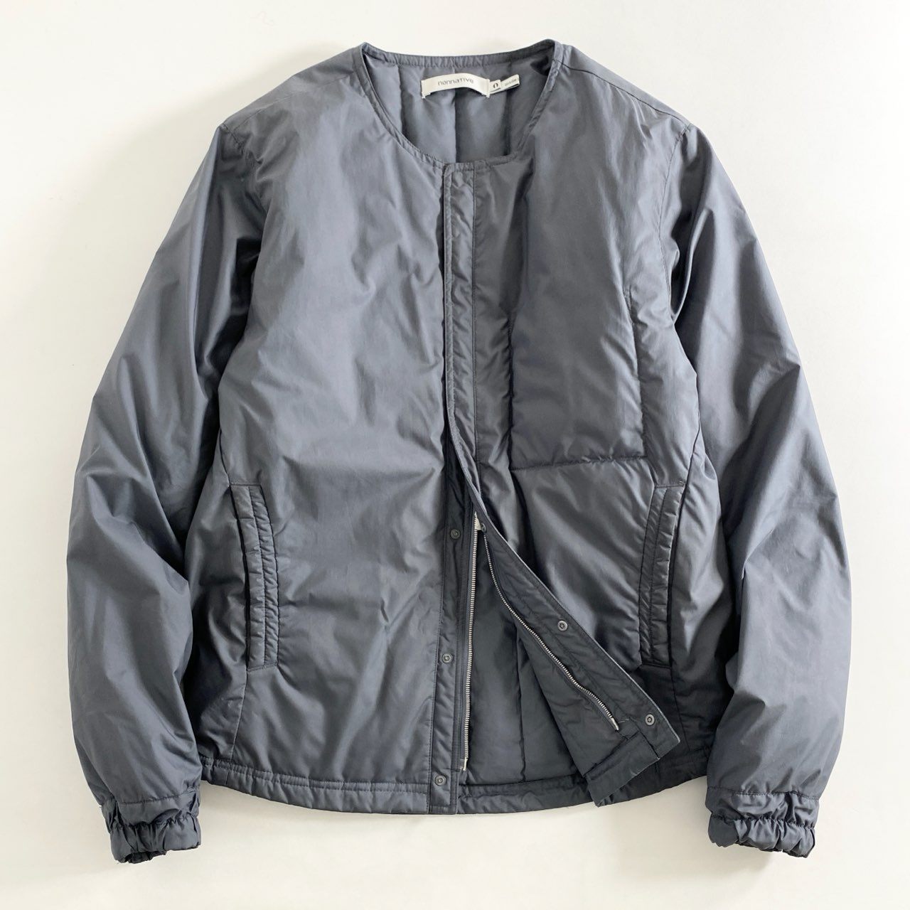 80h12 nonnative. ノンネイティブ DWELLER DOWN BLOUSON POLY TAFFETA ノーカラーダウンジャケット NN-J2806 グレー 画像参照