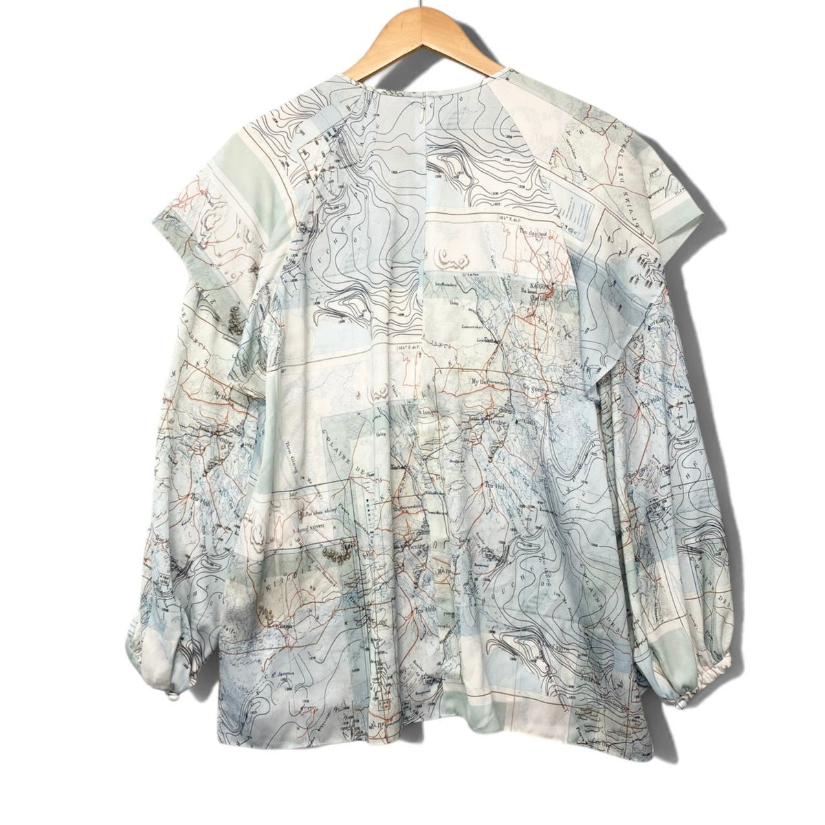 61i14 【極美品】Leilian レリアン 完売品 ロングスリーブブラウス  マップ柄 総柄 11サイズ マルチカラー ポリエステル100％ レディース 女性用u02t