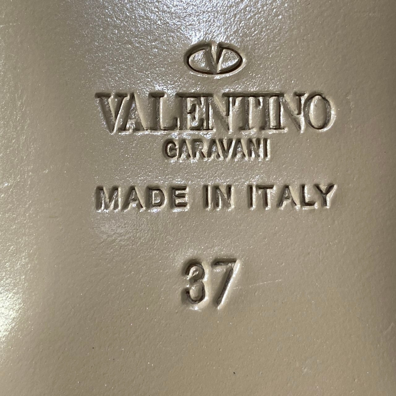 f11 【極美品】VALENTINO ヴァレンティノ ロックスタッズ フラットシューズ エナメル パンプス イタリア製 37サイズ ベージュ レザー レディース 女性用k02i