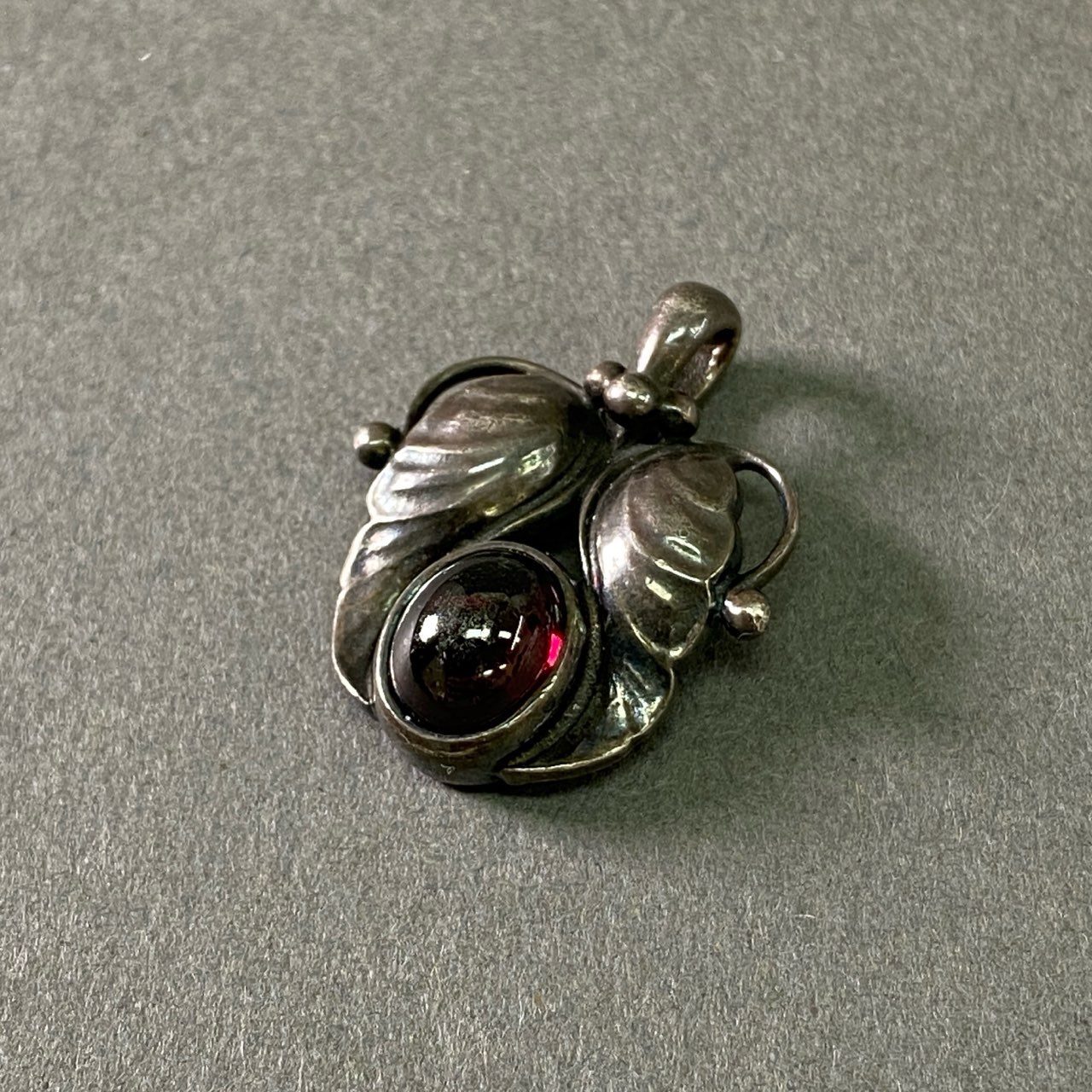 a17 Georg Jensen ジョージジェンセン 1994 ガーネット シルバートップ 925 ヘリテージコレクション チャーム アクセサリー ネックレス