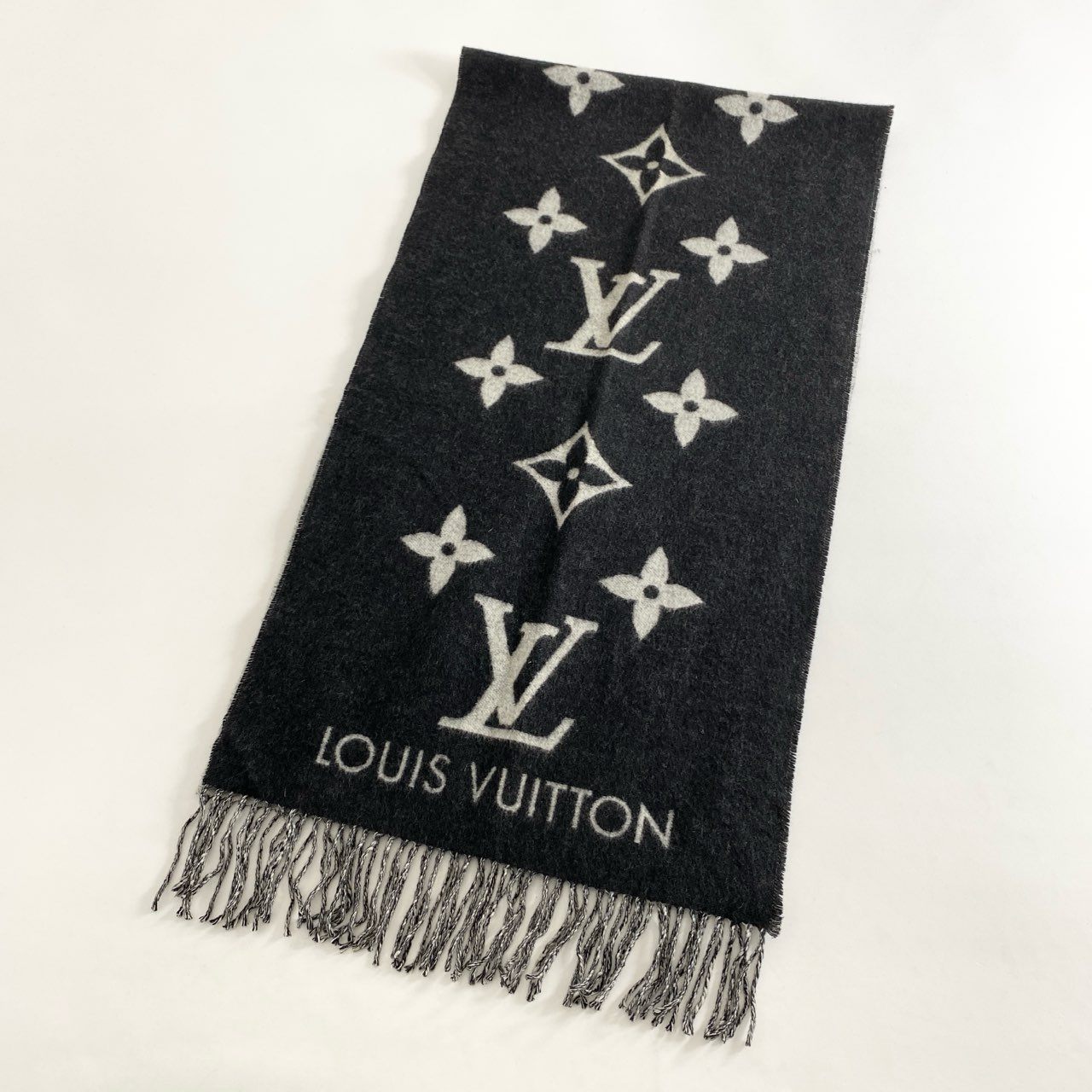 h30-3 スコットランド製 LOUIS VUITTON ルイヴィトン モノグラム 総カシミア マフラー ストール 小物 グレー×ブラック カシミヤ100％