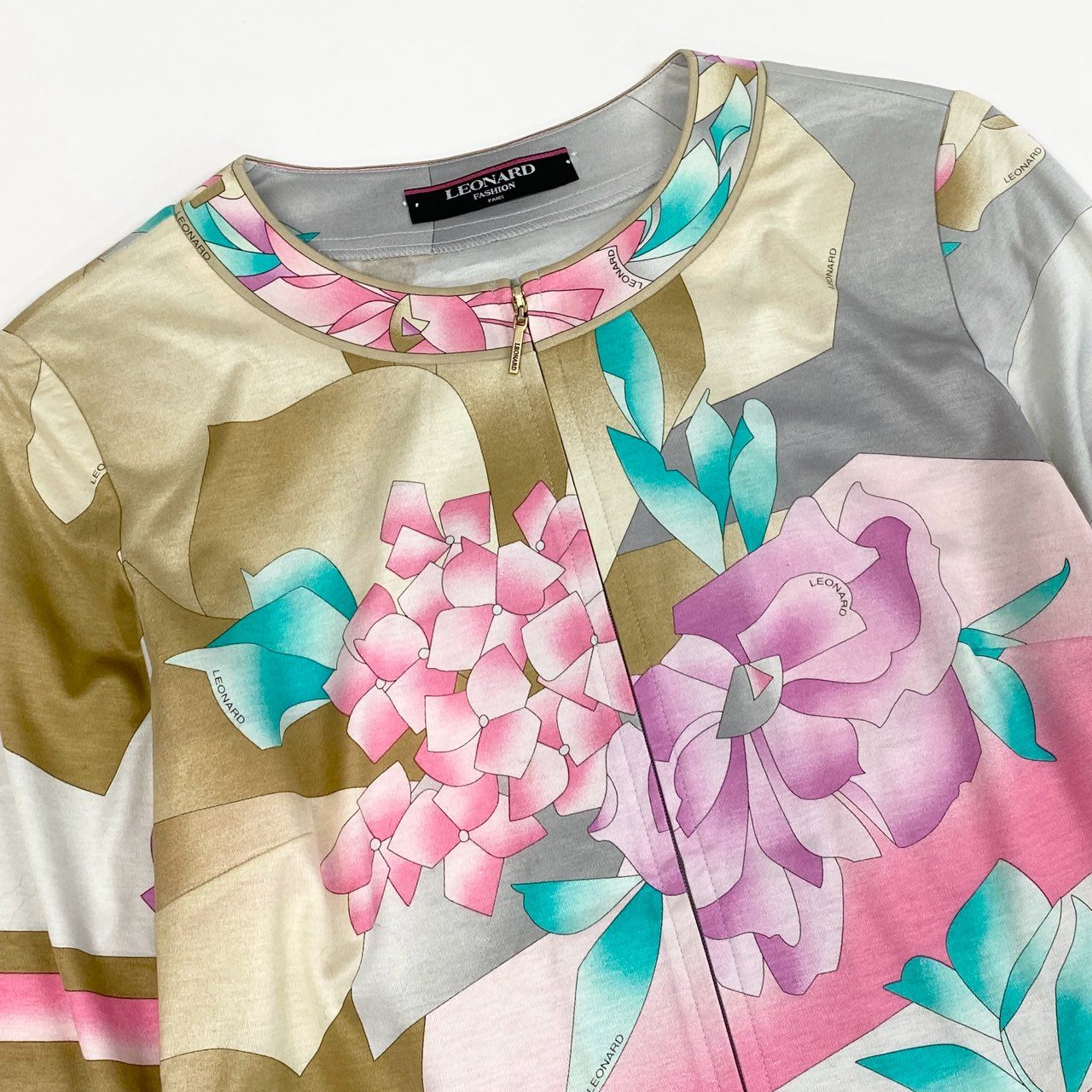 76a24 LEONARD FASHION レオナールファッション クルーネックカーディガン ジップ 花柄 薄手トップス L ベージュ レディース 女性用o07t