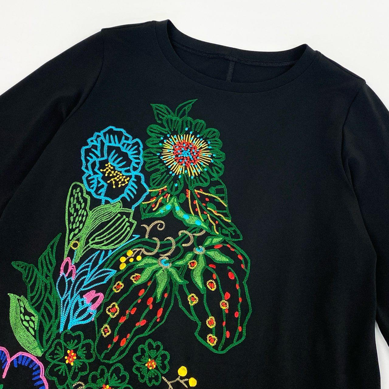 2k19《美品》 TOKUKO 1er VOL トクコプルミエヴォル ロングワンピース 長袖ワンピース 花柄刺繍 伸縮ストレッチ 9 ブラック レディースu02t