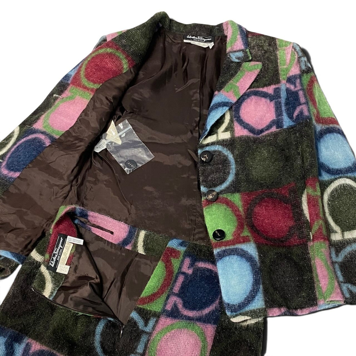 j29 Salvatore Ferragamo スカートセットアップ ジャケット スカート ガンチーニ 40サイズ マルチカラー レディース 女性用u02t