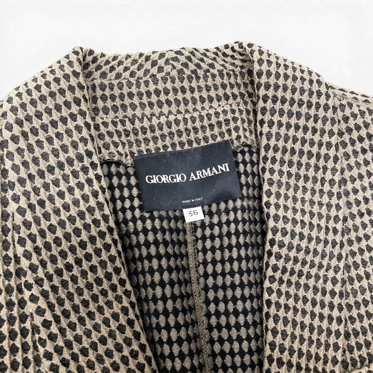 90g24 GIORGIO ARMANI ジョルジオアルマーニ BORGO21 テーラードジャケット 立体 総柄 サイズ36 ベージュ ブラック レディース 女性用u02t