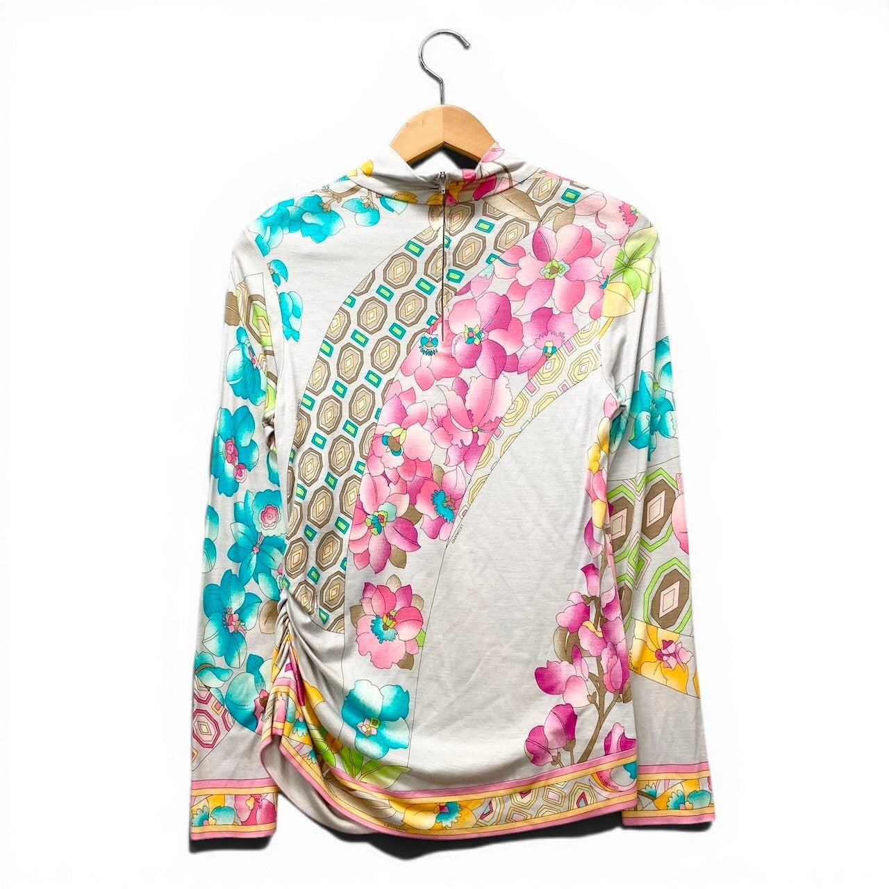 40f15 LEONARD FASHION レオナール ハイネック ロングスリーブカットソー 美しい花柄プリント トップス サイズ38 ライトグレー系 レディース 女性服u02t
