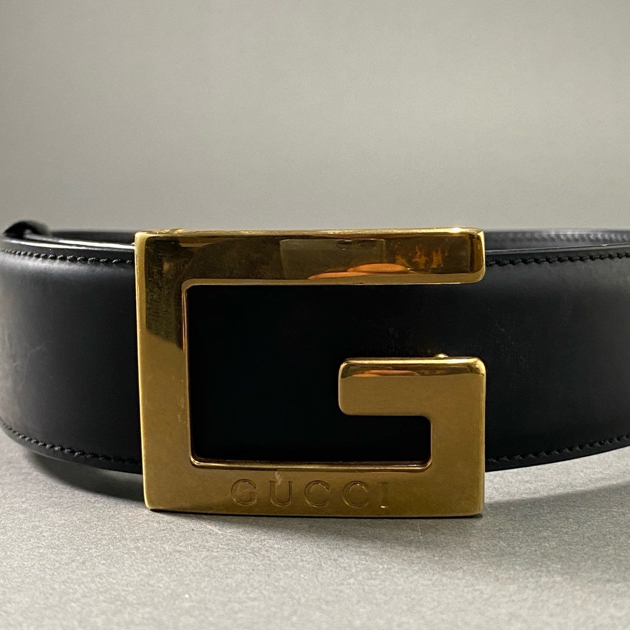 32f23 GUCCI グッチ Gバックル レザーベルト ブラック イタリア製