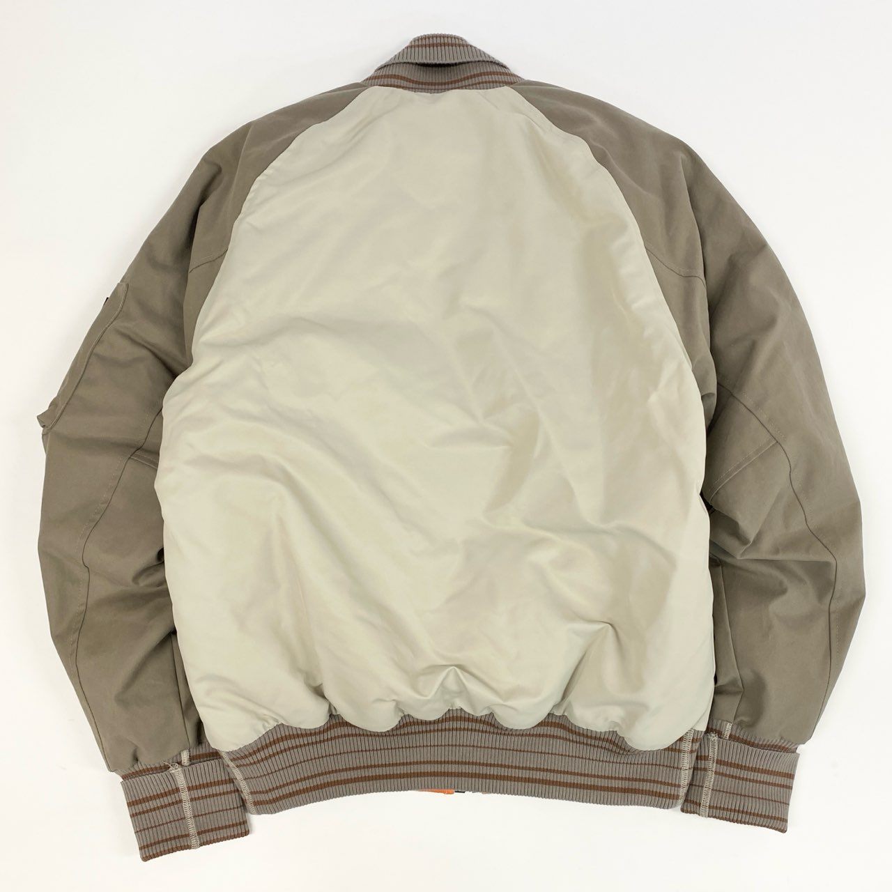 69k7 《未使用》定価￥176,000  CANADA GOOSE カナダグース × NBA リバーシブル Bullard Bomber Jacket ボンバージャケット 1082UCG S ベージュ ダウンジャケット タグ付t18r