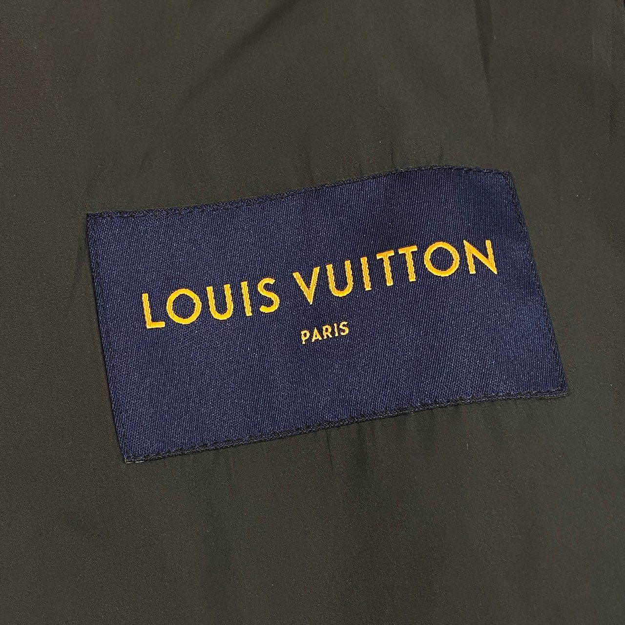 Mb9 LOUIS VUITTON ルイヴィトン 18ss テープロゴ ポケッタブル ナイロンブルゾン マウンテンパーカー 50 ネイビー系 メンズta1