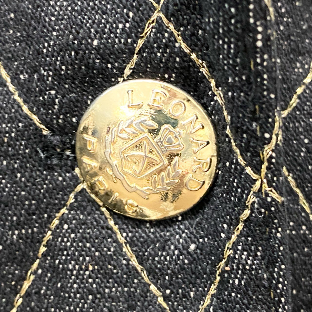 5c2 LEONARD FASHION レオナール テーラードジャケット 中綿ジャケット キルティング ゴールド刺繍 金ボタン レディース 女性服 13AR ブラックu02t