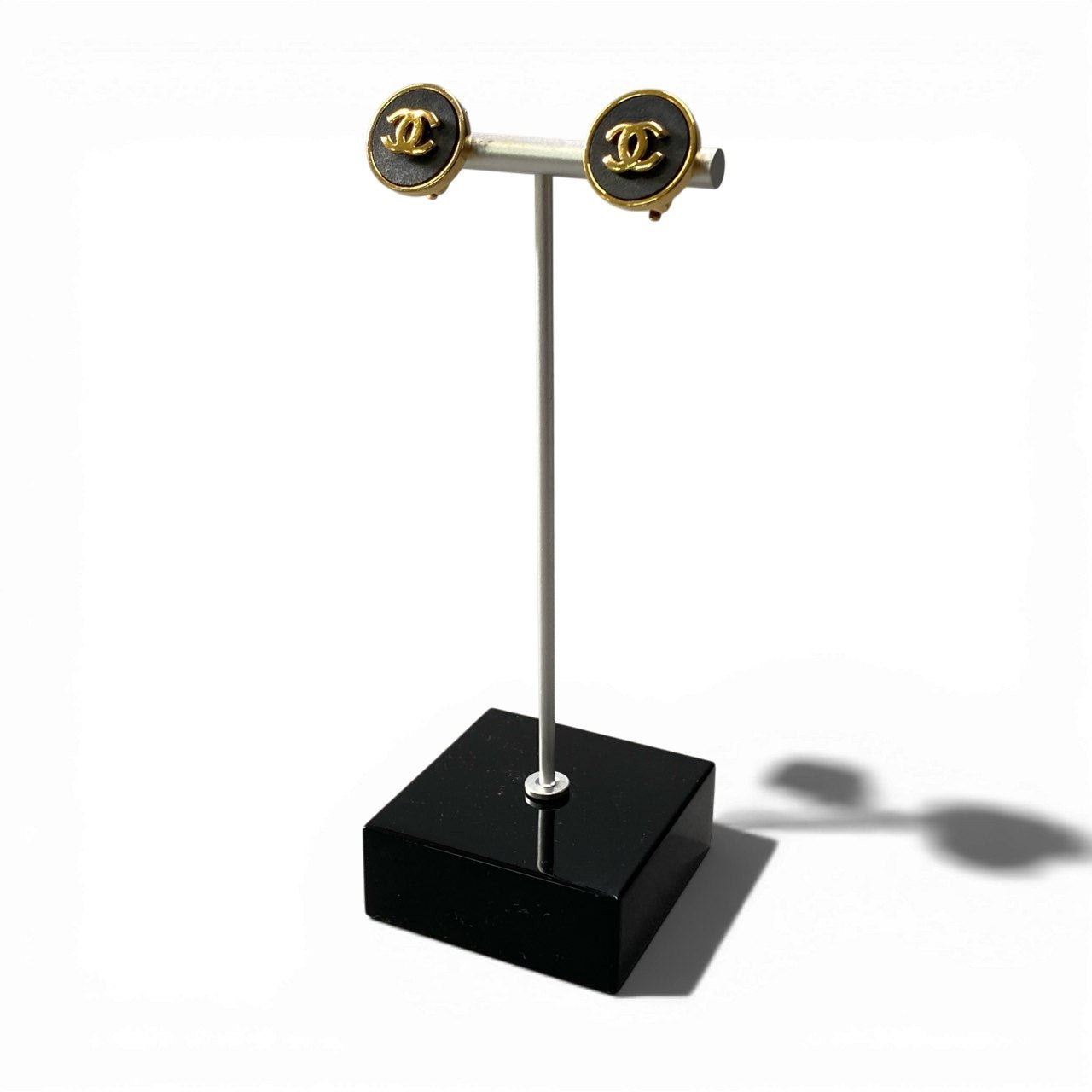 b5 Vintage Chanel 1991 Coco Mark Gold × Black Earringsta1