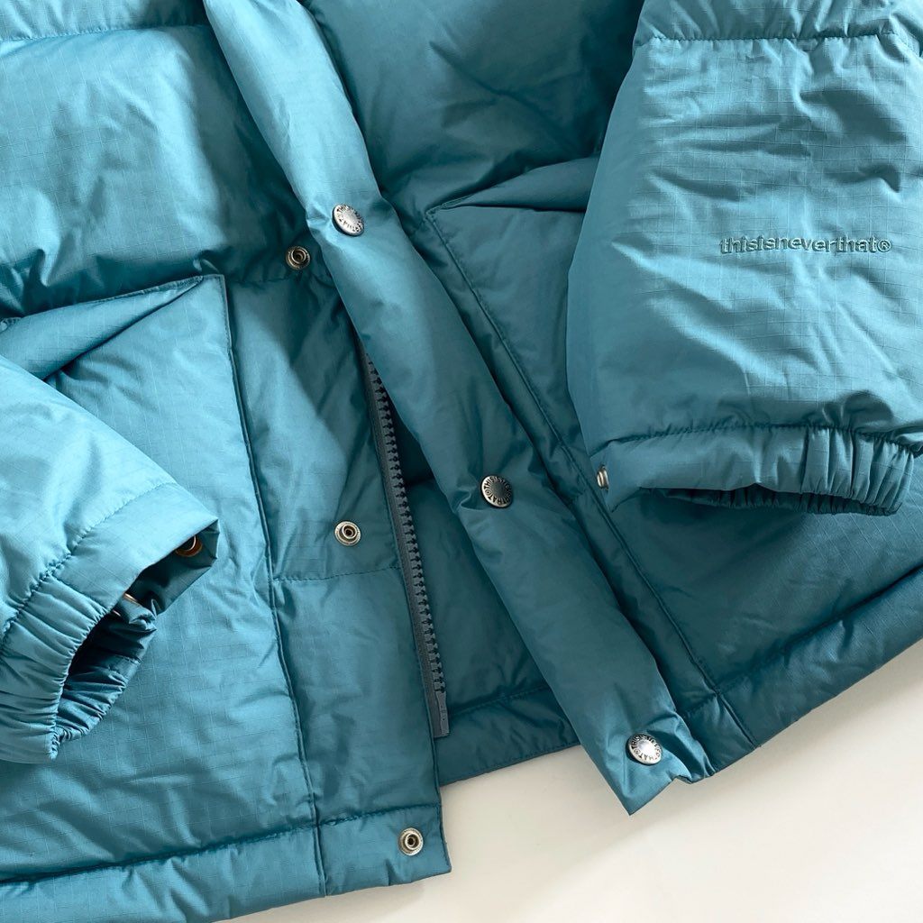 42e4 【美品】 thisisneverthat ディスイズネバーザット Classic Ripstop Down Jacket クラシック リップストップ ダウンジャケット M ブルー グースダウン アウター メンズ