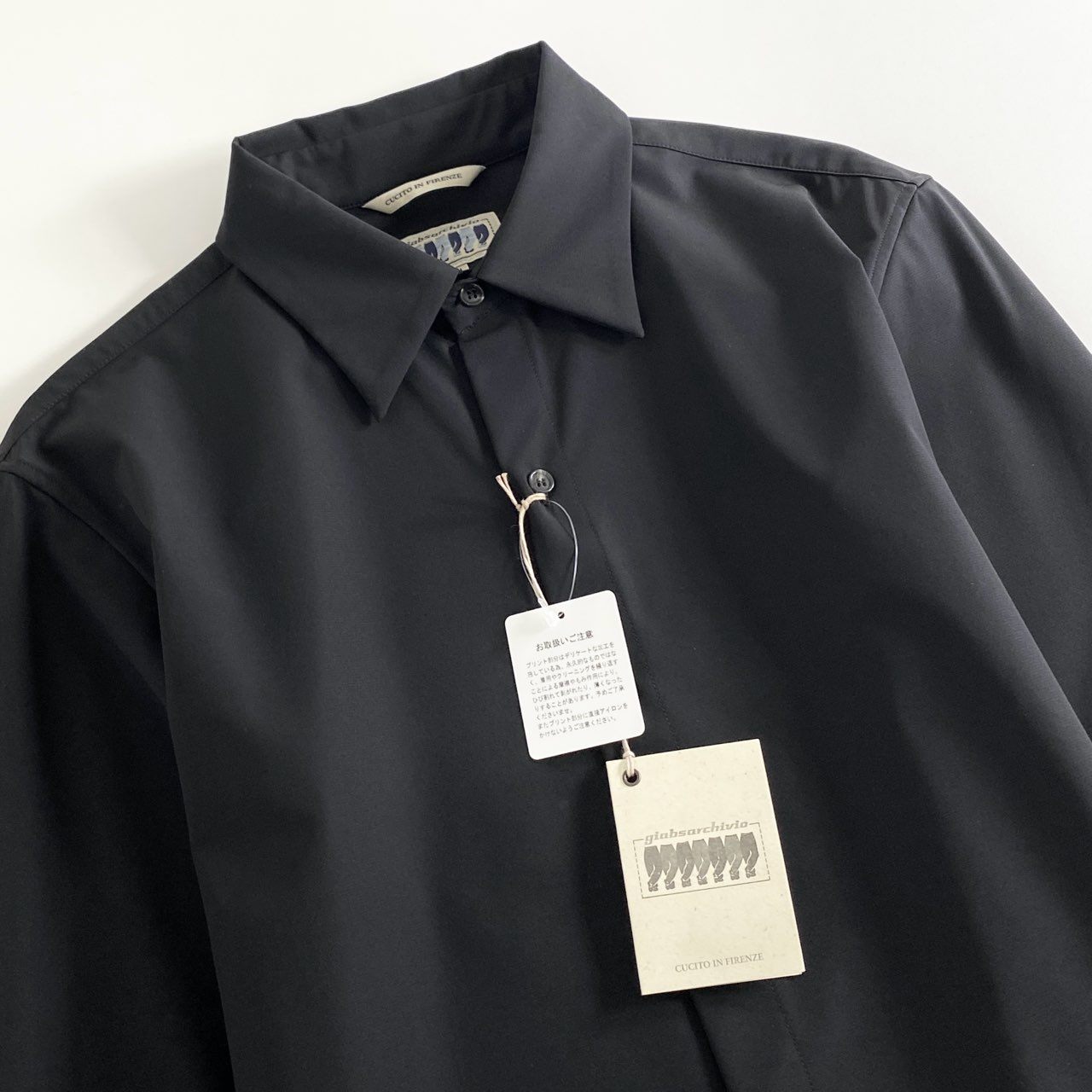 76e25 《未使用》 イタリア製 giab's ARCHIVIO ジャブスアルキヴィオ DUCCIO SHIRT 長袖シャツ 伸縮ストレッチ素材 ロゴプリント サイズ44 ブラック メンズ