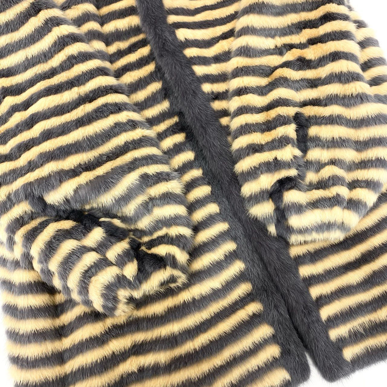 6L16 PARTINA パルティナ SAGA MINK ROYAL サガミンクロイヤル 金サガ 染めミンク フード付き ファーコート サイズF イエロー グレー 最高級本毛皮 MITSUKOSHIt18r
