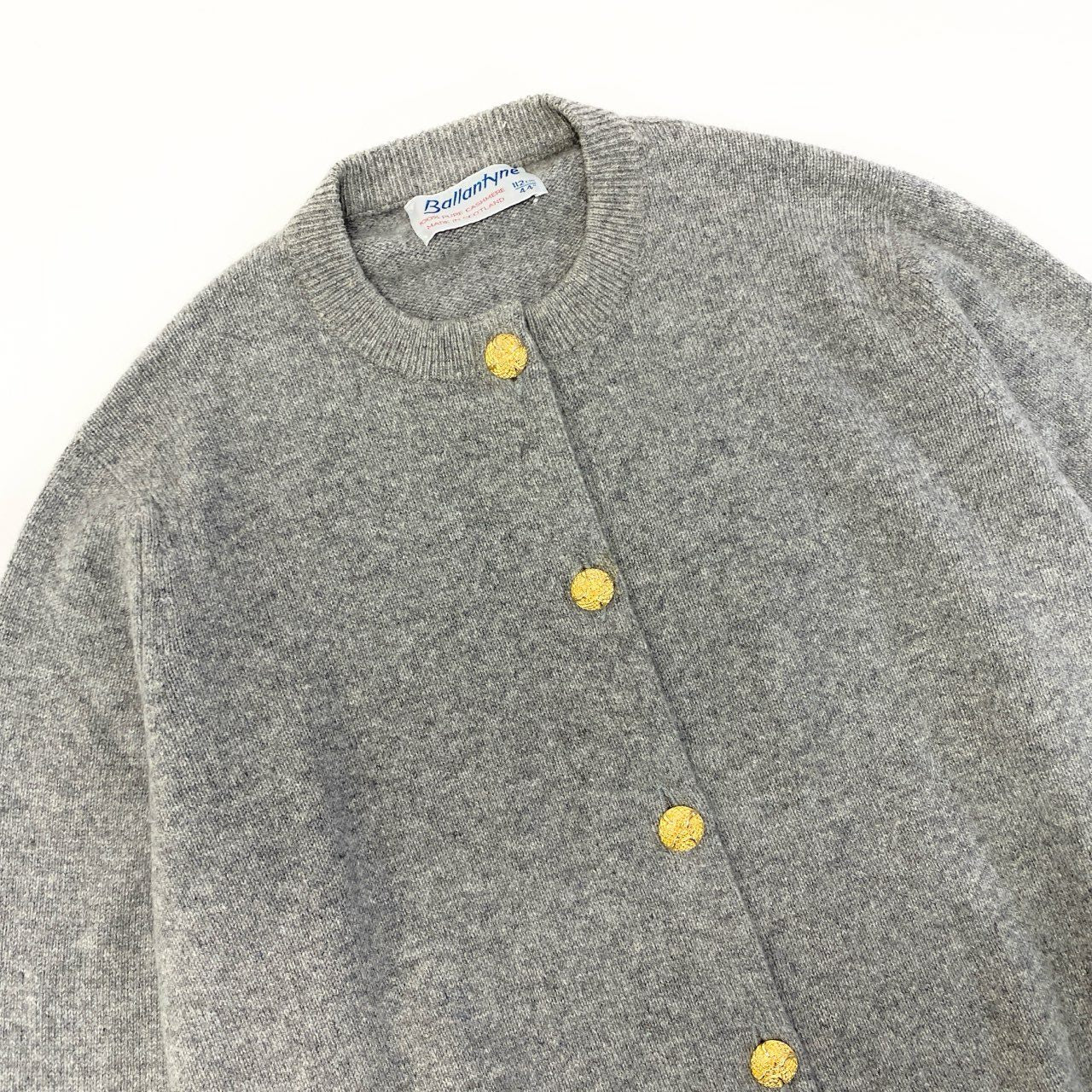27a9 Ballantyne バランタイン ピュアカシミヤ 100％ ニットカーディガン サイズ44 グレー Pure Cashmere Knit Cardigan 金ボタンt18r