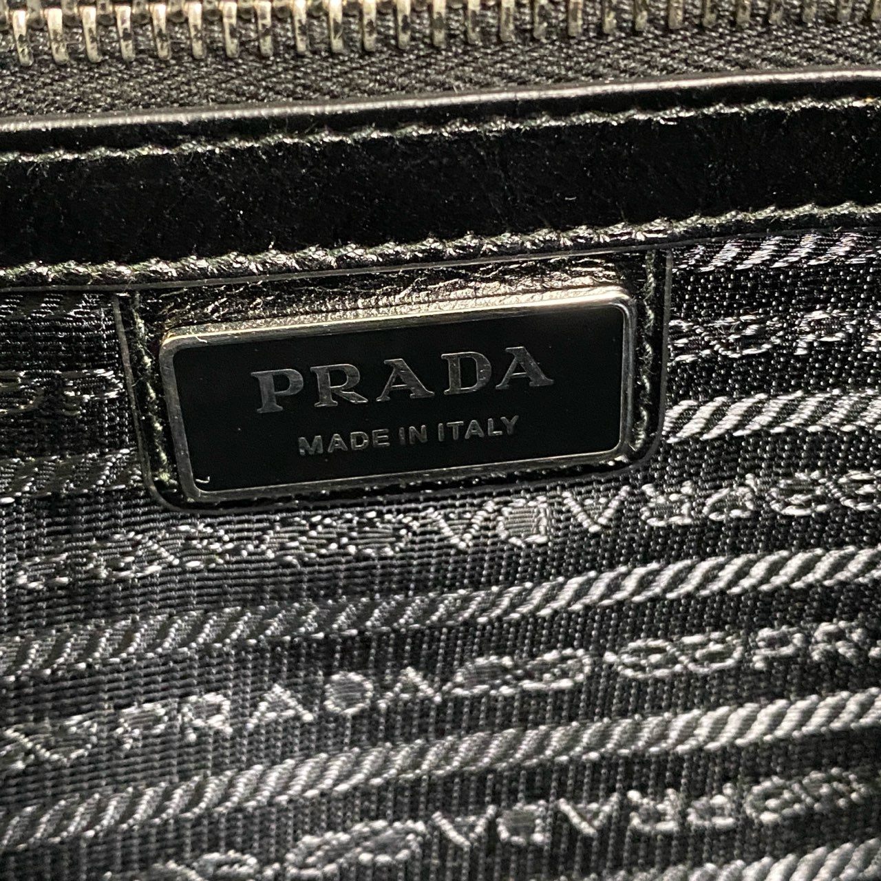 b17 【美品】PRADA プラダ 2VD073  ソフトルックスレザー ショルダーバッグ 三角ロゴプレート ブラック メンズ 鞄ta1