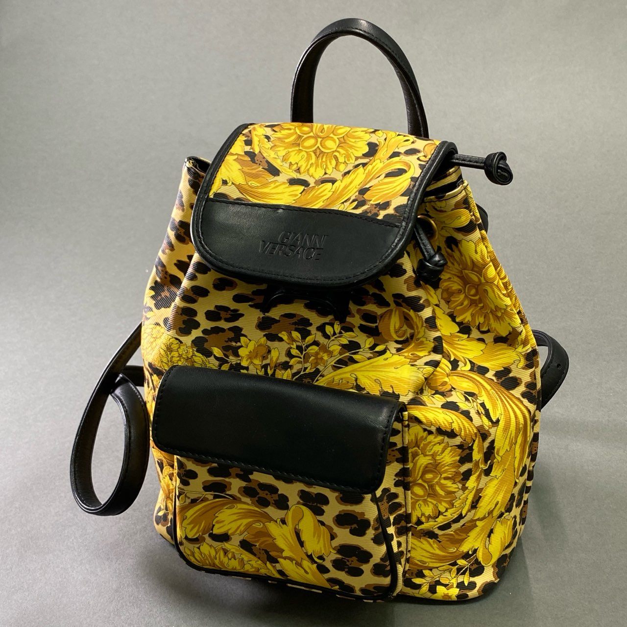 【超レア】ジャンニ・ベルサーチ メデューサ バックパック レア 2025年最新】Gianni Versace レディース リュック・バックパックの人気