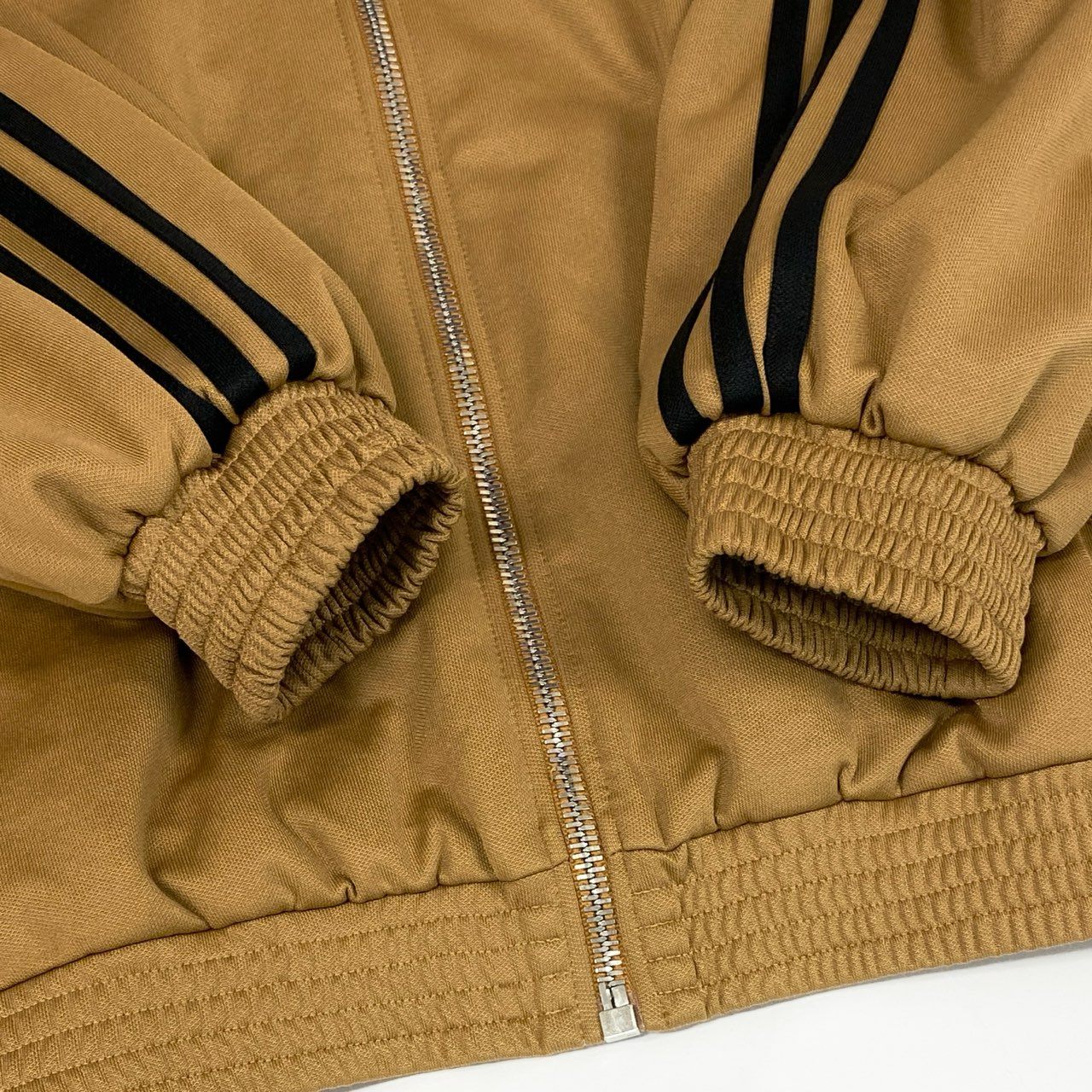 Md7 【新品保管品】GUCCI グッチ × adidas アディダス トラックジャケット  ジャージージップジャケット アウター XSサイズ ベージュ メンズ 男性用o07t