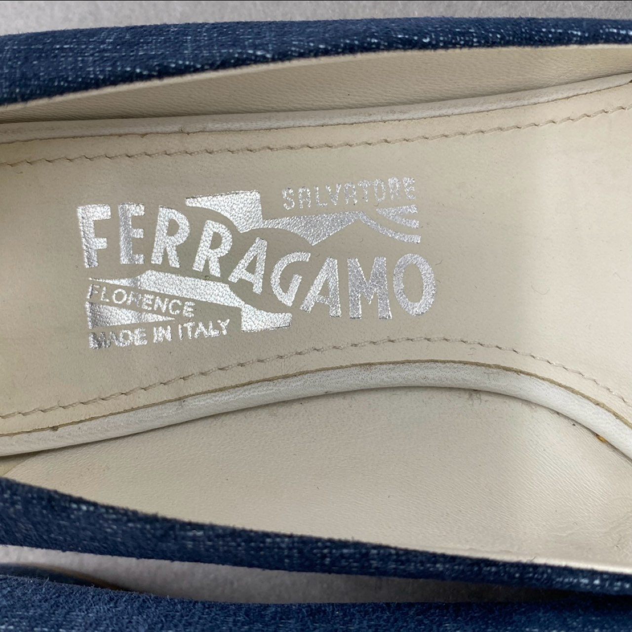 3h2 Salvatore Ferragamo サルヴァトーレフェラガモ ヴァラリボン デニム パンプス サイズ6 1/2D ブルー レディース 女性用 シューズ 靴