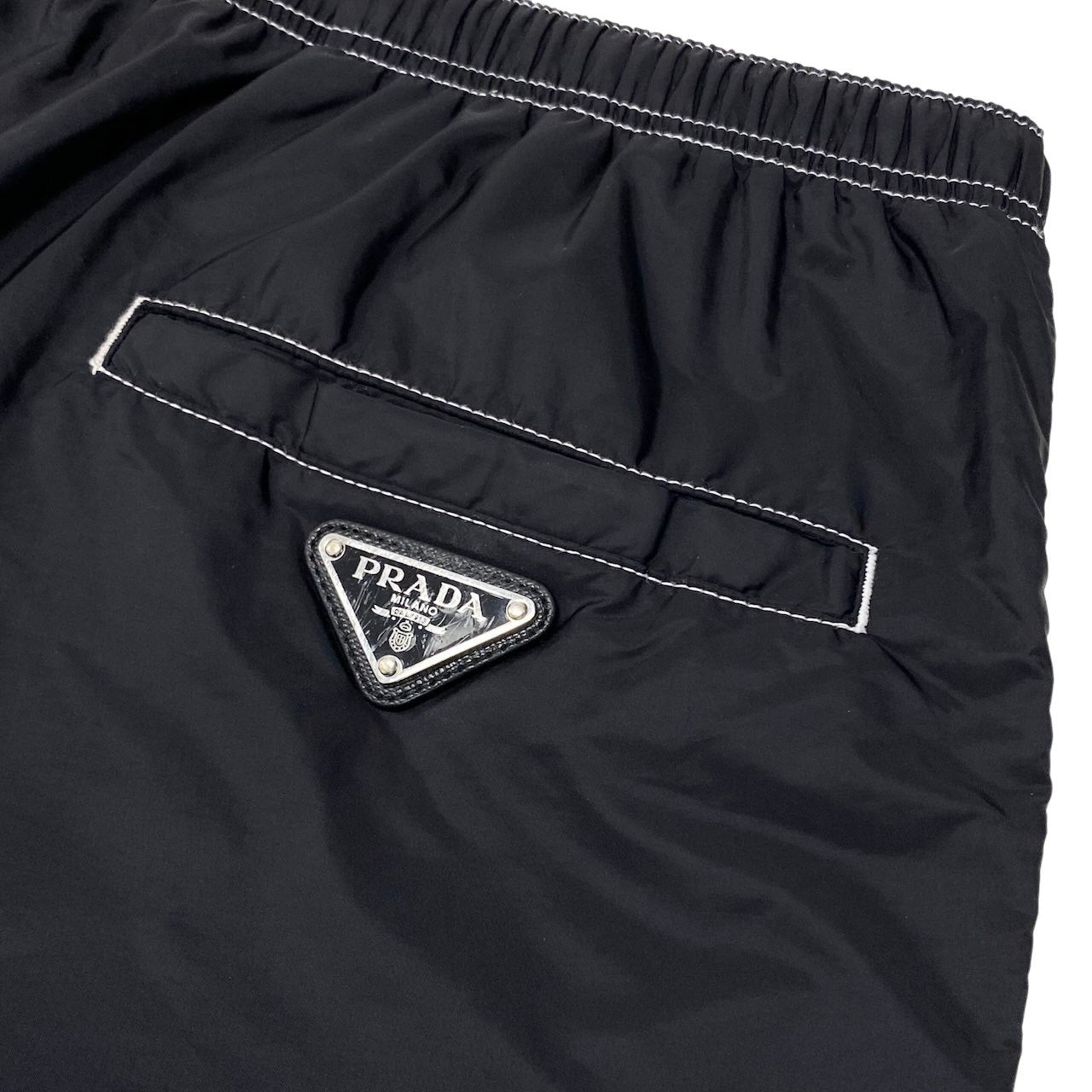 Mg6 PRADA Re-Nylon トライアングルロゴ ショートパンツ 50サイズ ブラック リサイクルポリアミド100％ メンズ 男性用u02t
