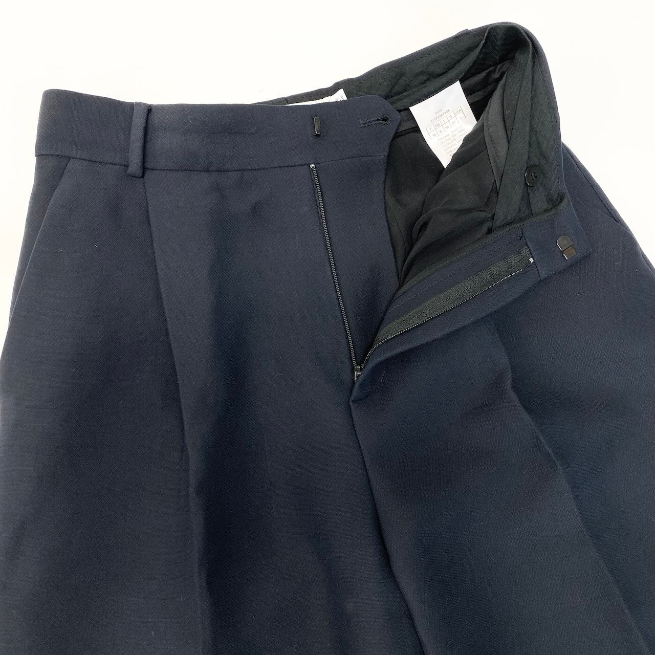 7d24 Christian Dior クリスチャンディオール ハーフパンツ ショート タックパンツ ウールシルク混 イタリア製  サイズ38 ネイビーu02t