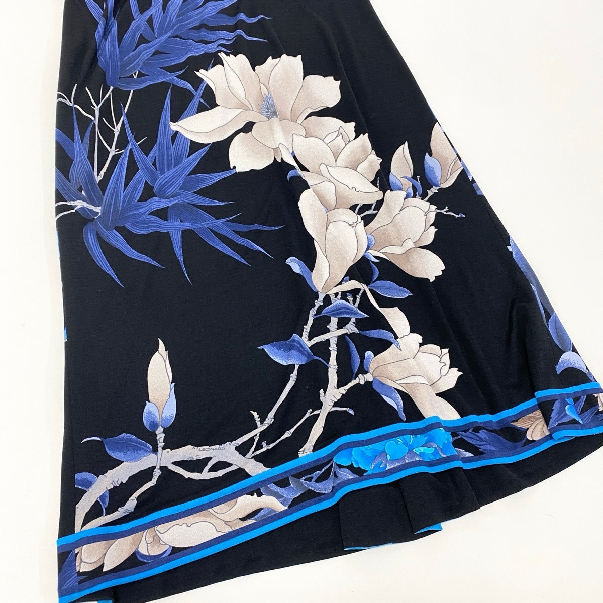 52g11 LEONARD FASHION レオナール キャミソール ロングワンピース ドレスワンピース 美しい花柄プリント サイズ38 ブラック シルク100％ レディースu02t