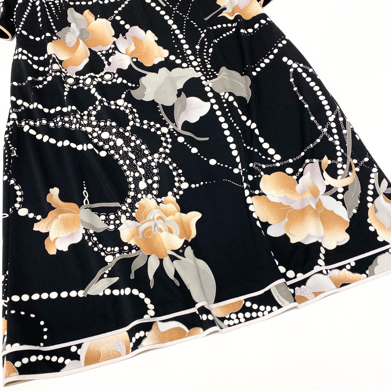 31b6 【美品】LEONARD レオナール 五分袖ロングワンピース 美しい花柄プリント 総柄 0320320 40サイズ ブラック カンカン素材 レディース 女性用u02t