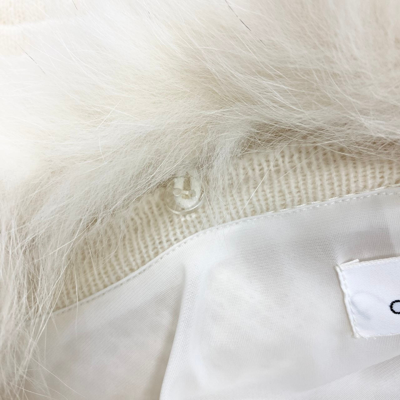 82e15 courreges クレージュ ニットジャケット ニットカーディガン ファー スパンコール装飾 フォックスファー 40サイズ アイボリー ウール100％ レディース 女性用k02i
