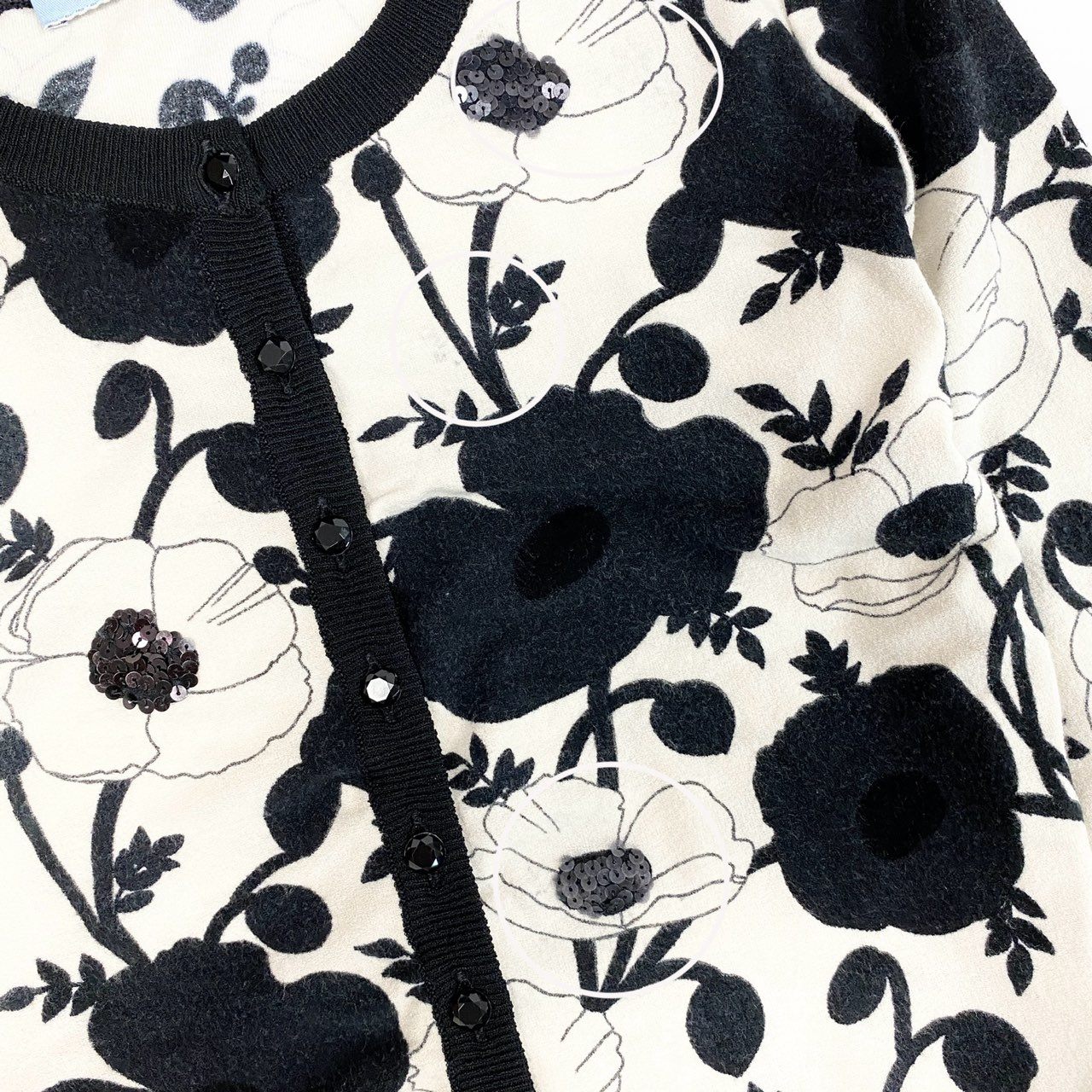 31k2 Blumarine ブルマリン イタリア製 長袖ニットカーディガン 花柄プリント ビジュー スパンコール 38 ホワイト ブラック レディースo07t