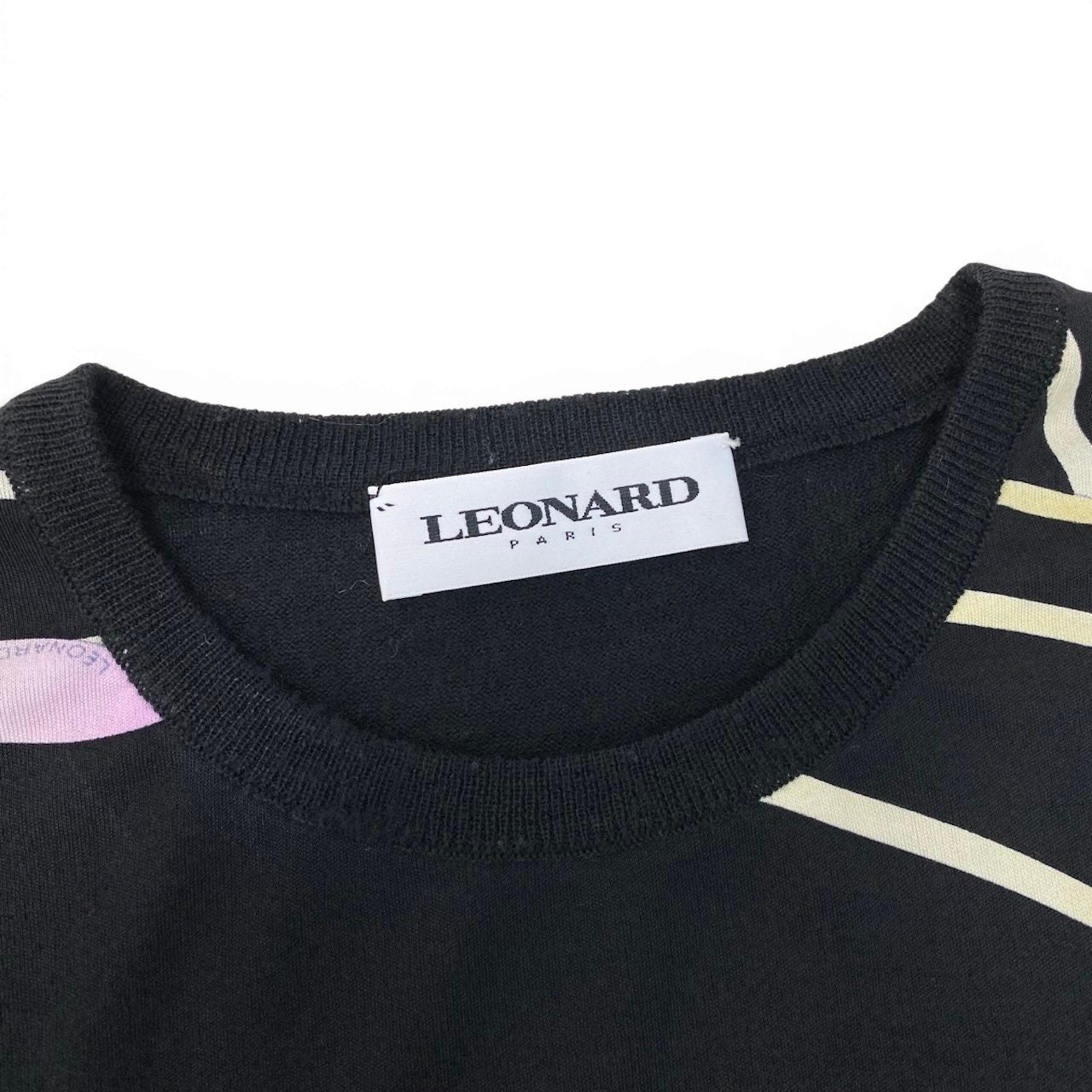 88g20 LEONARD レオナール 半袖ニットカットソー  花柄プリント トップス 42サイズ ブラック ウール シルク 100％ レディース 女性用u02t