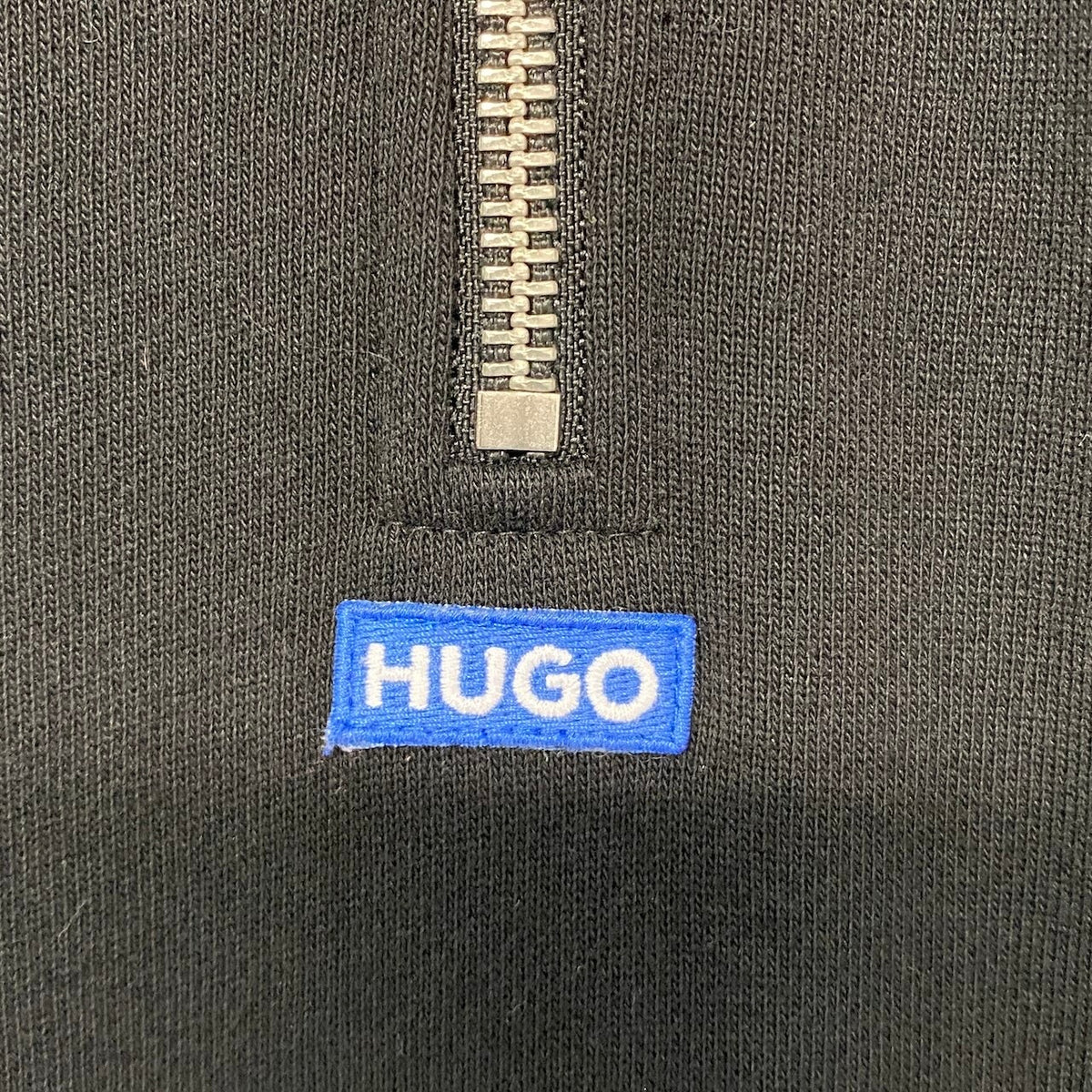 1j22 【美品】HUGO ヒューゴボス ハーフジップスウェット ロゴワッペン トレーナー トップス Mサイズ ブラック コットン100％ メンズ 男性用u02t