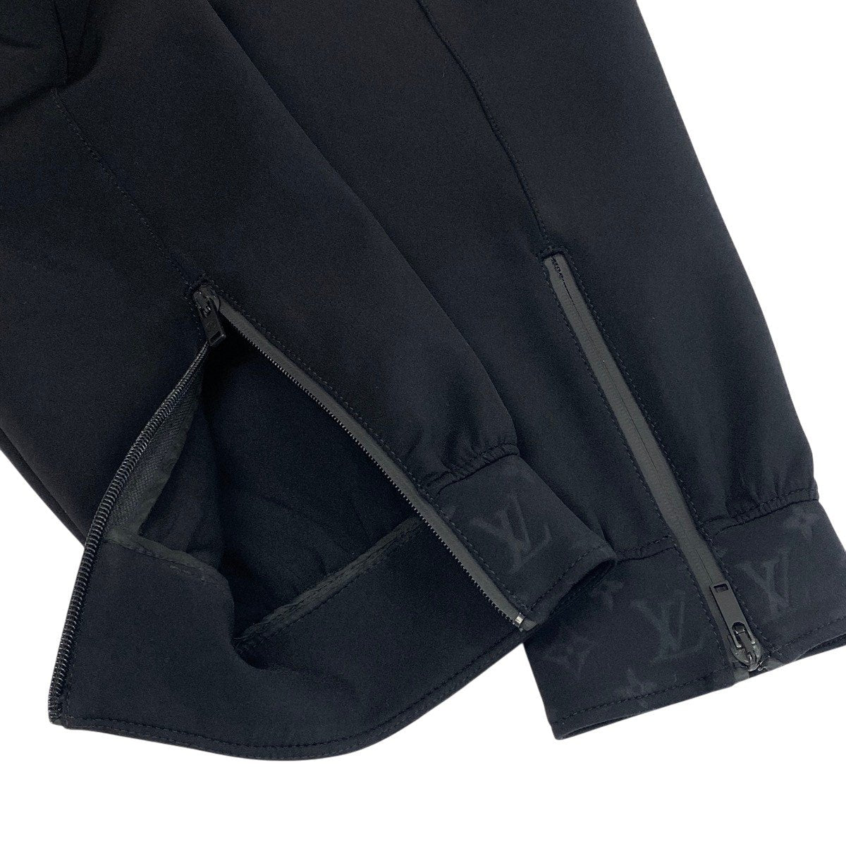 h17 定価￥314,600 LOUIS VUITTON ルイヴィトン モノグラム ディティールカーゴパンツ Monogram Detail Cargo Pants size 38 ブラックt18r