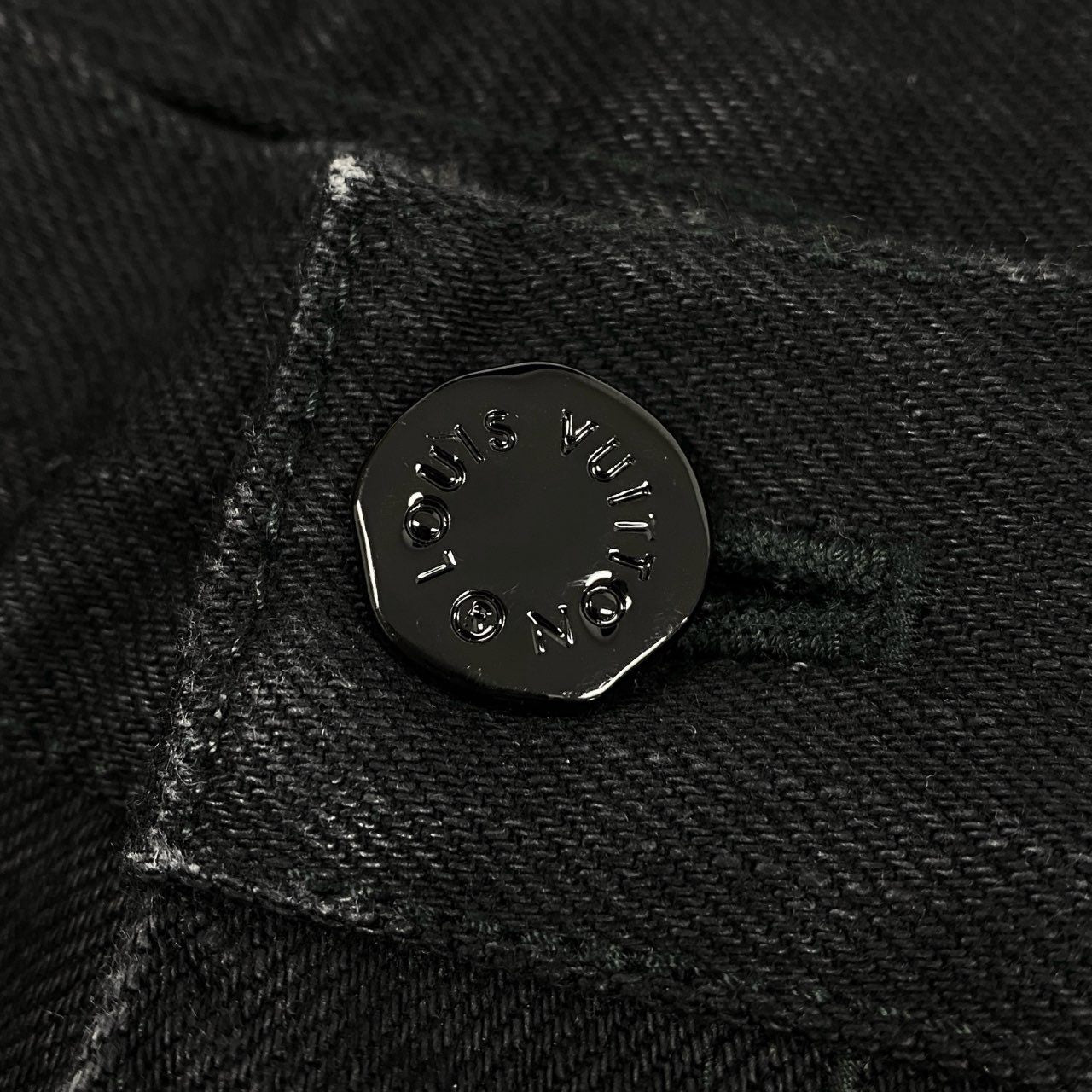 70L23 【美品】LOUIS VUITON ルイヴィトン ストレートデニム レギュラー コットン デニムパンツ HID80WDK0 A310 33サイズ ブラック コットン100％ メンズo07t