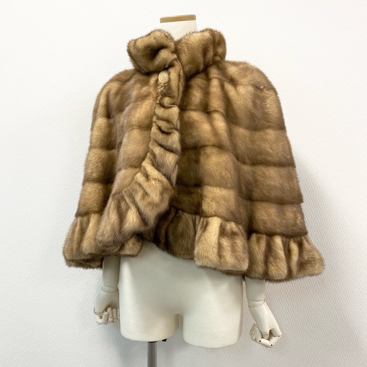 53k10《希少》 CRESCE ミンクファー フリルデザイン ケープ F 最高級本毛皮 金ボタン ポンチョ MINK FUR コートt18r