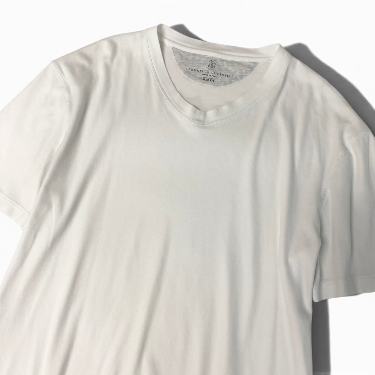 30j27 BRUNELLO CUCINELLI ブルネロクチネリ SLIM FIT Vネックカットソー 半袖Tシャツ ホワイト コットン メンズu02t