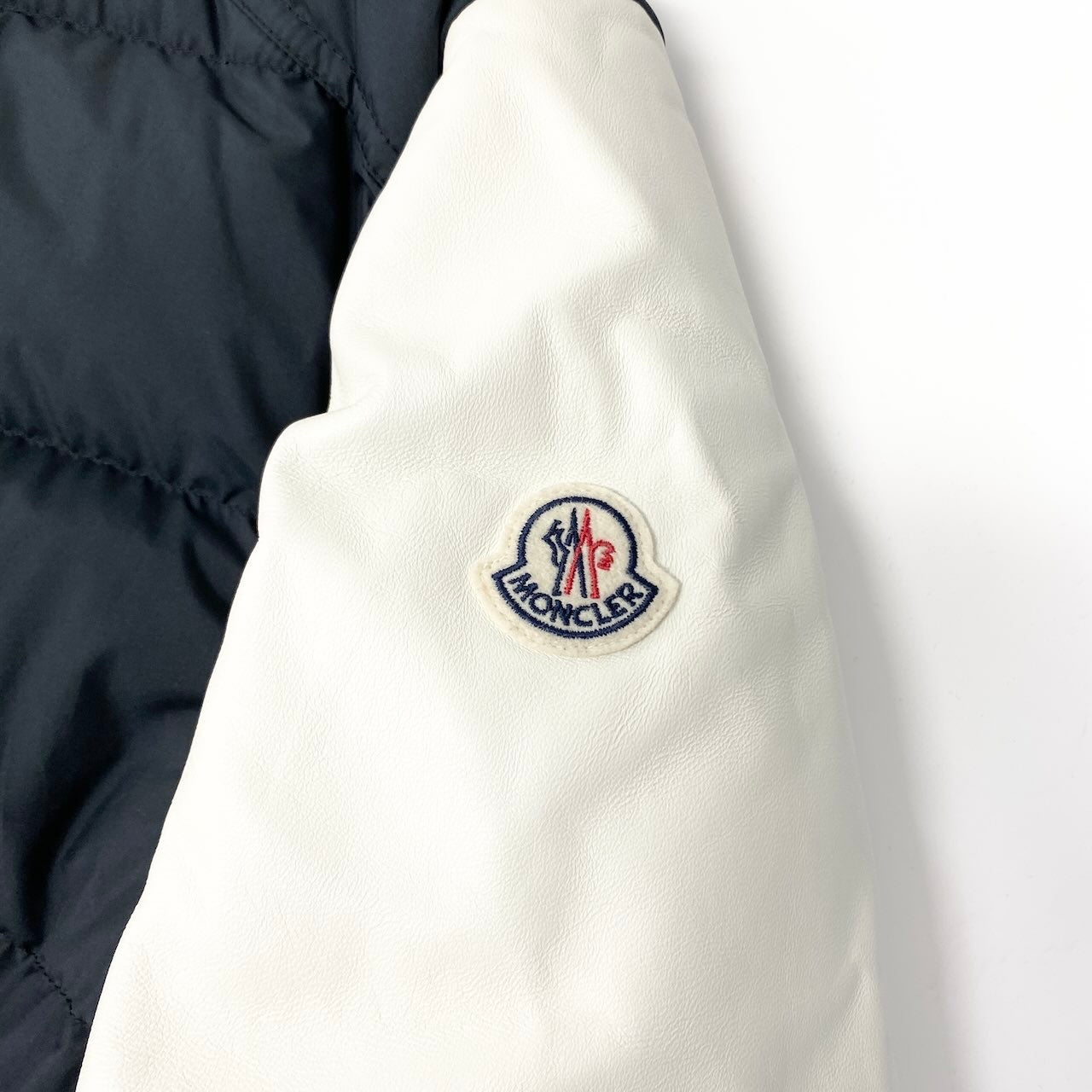 54d13 MONCLER モンクレール VENTOUX ベントゥー ダウンボンバージャケット スタジャン アウター H20911A0019154A81 1サイズ ネイビー ホワイト メンズ 男性用sn1