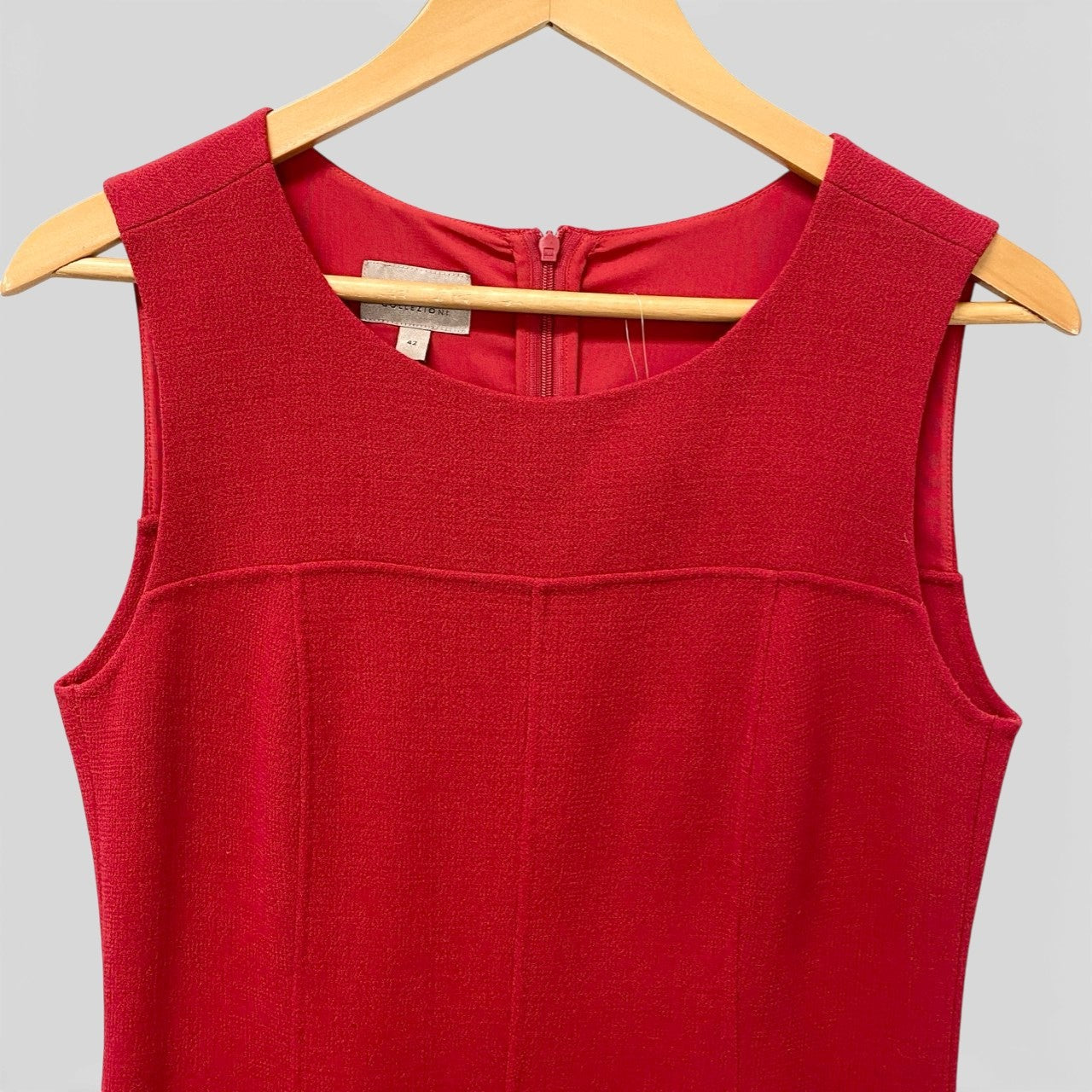 44d3 ARMANI COLLEZIONI アルマーニコレツィオーネ ノースリーブワンピース Aライン 伸縮ストレッチ〇 ウール100％ レディース 女性用 42 レッドo07t