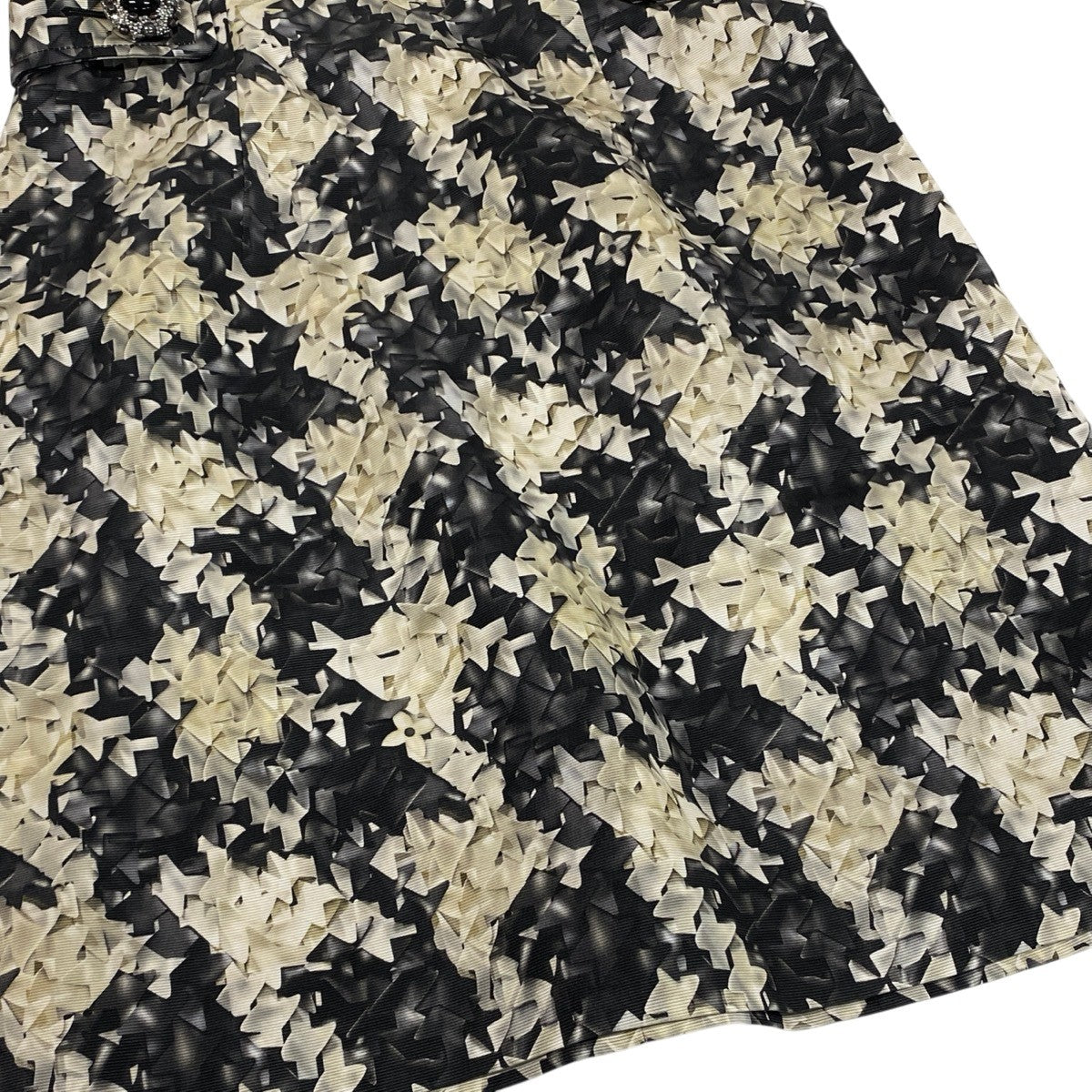 h28 《未使用品》 LOUIS VUITTON ルイヴィトン 2024年 半袖ワンピース 総柄ワンピース ひざ丈 FQRO79 34 ブラック ホワイト シルクu02t