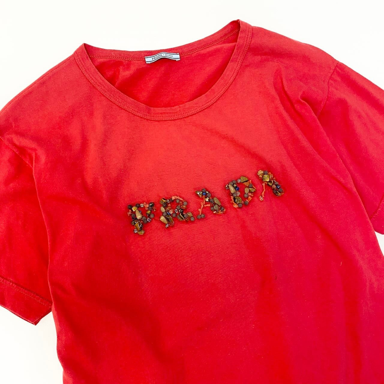 12d27 PRADA プラダ フロントロゴ カットソー  クルーネック 半袖Tシャツ ビーズロゴ レッド コットン100％ メンズ 紳士服u02t