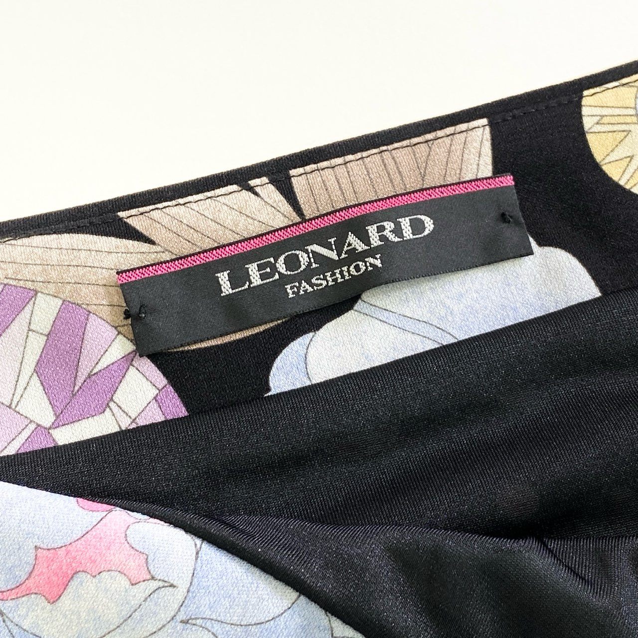 82j11 《美品》 LEONARD レオナール カンカン素材 フレアスカート 膝丈スカート カンカンスカート 美しい花柄プリント 0132220 サイズ38 マルチカラー アセテート ポリエステル レディース 日本製