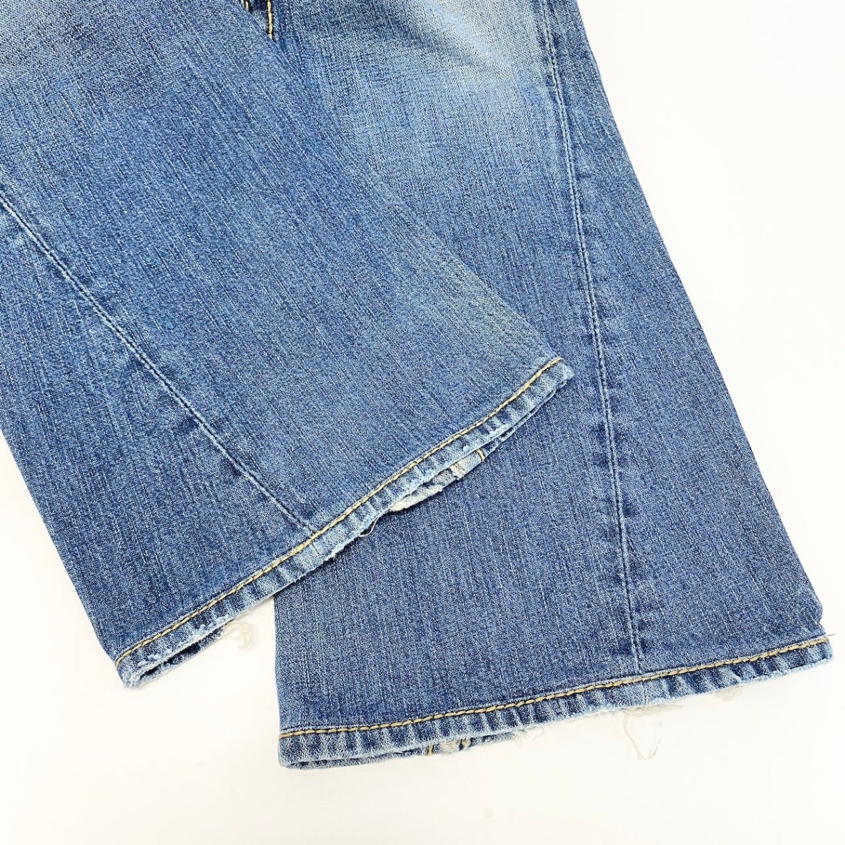 55d30 TRUE RELIGION トゥルーレリジョン 米国製 JOEY BIG T フレアデニム ブーツカット ラインストーン SEAT34 インディゴ コットン100％ メンズ 紳士服u02t