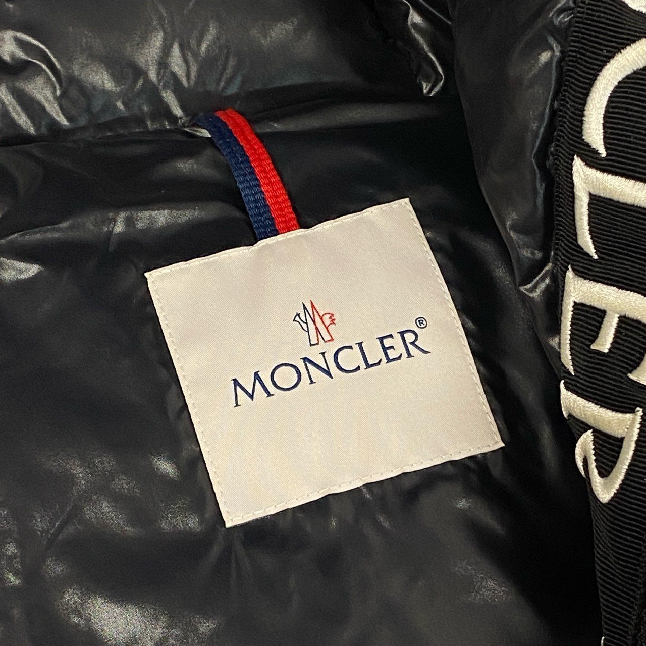 14L1《極美品》 MONCLER モンクレール 20-21AW AGNEAUX アニョー ロゴテープ ダウンベスト F20911A51C00 サイズ2 レッド DOWN VESTt18r